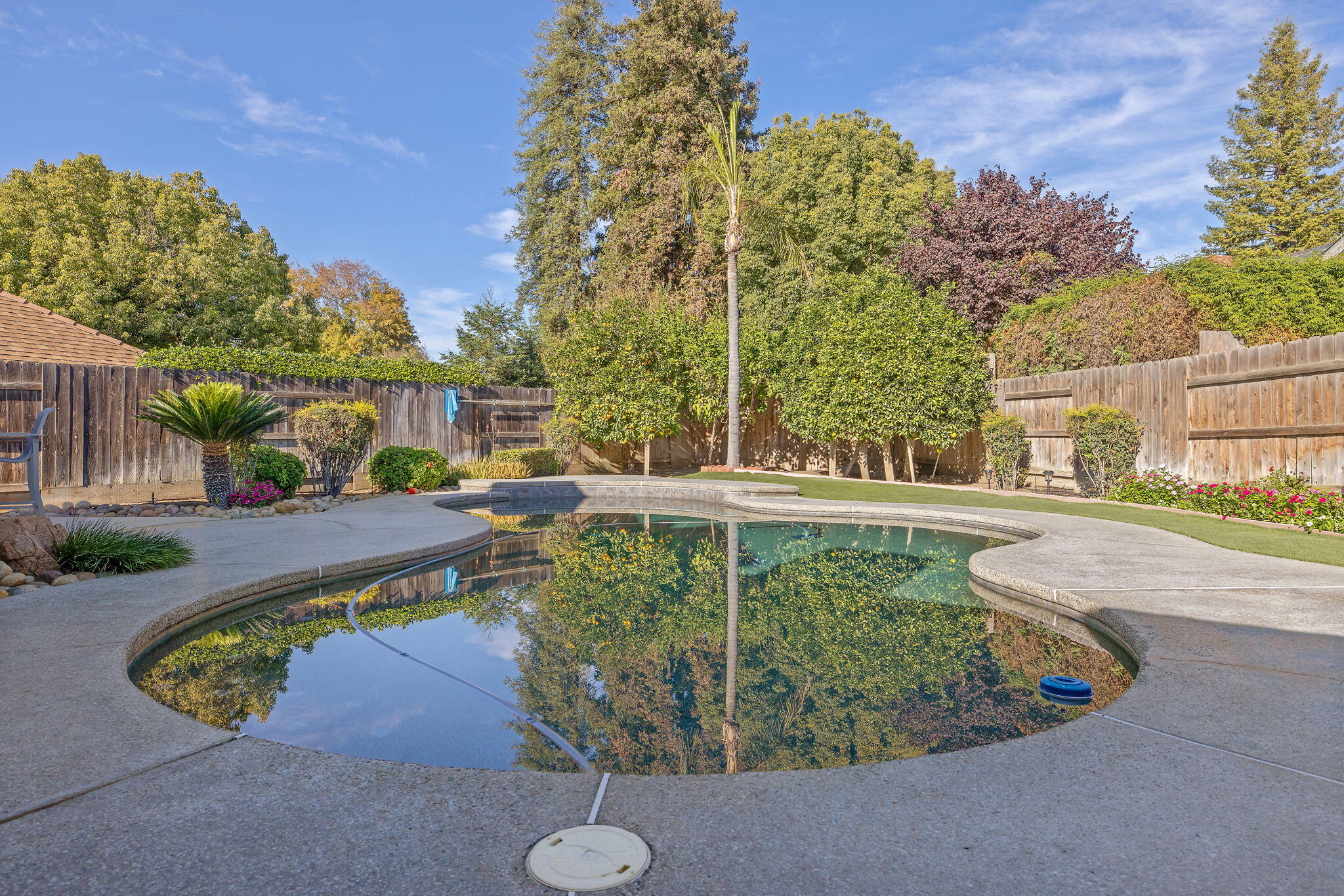 250 E Chestnut Ct, Visalia, CA 93292