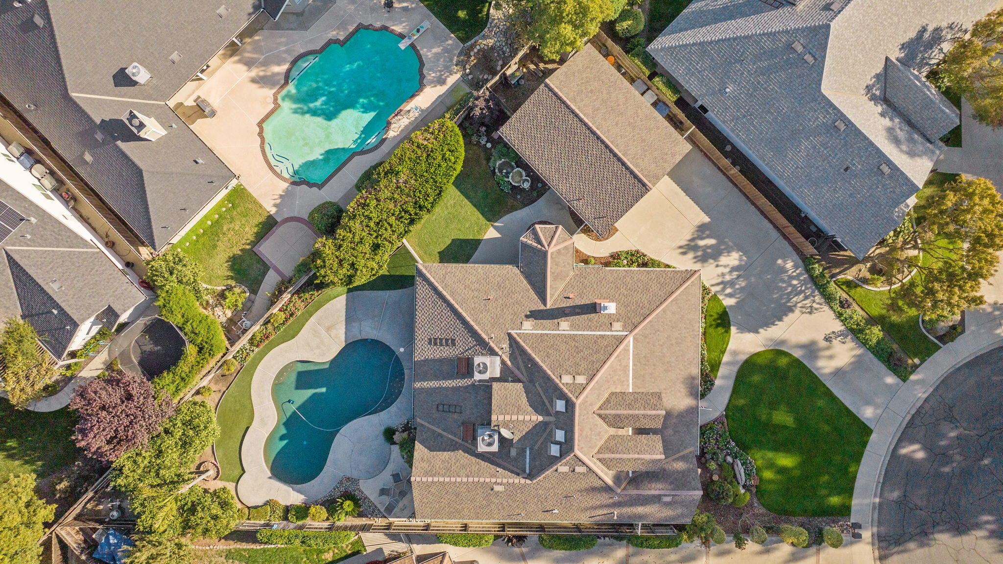 250 E Chestnut Ct, Visalia, CA 93292