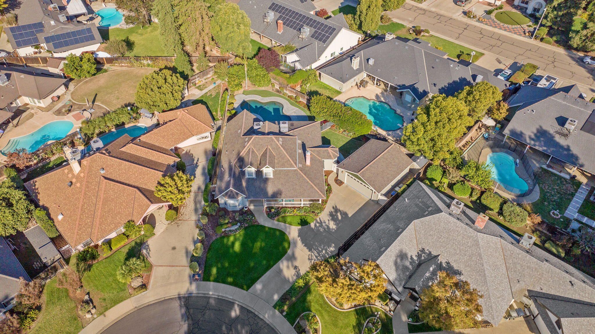 250 E Chestnut Ct, Visalia, CA 93292