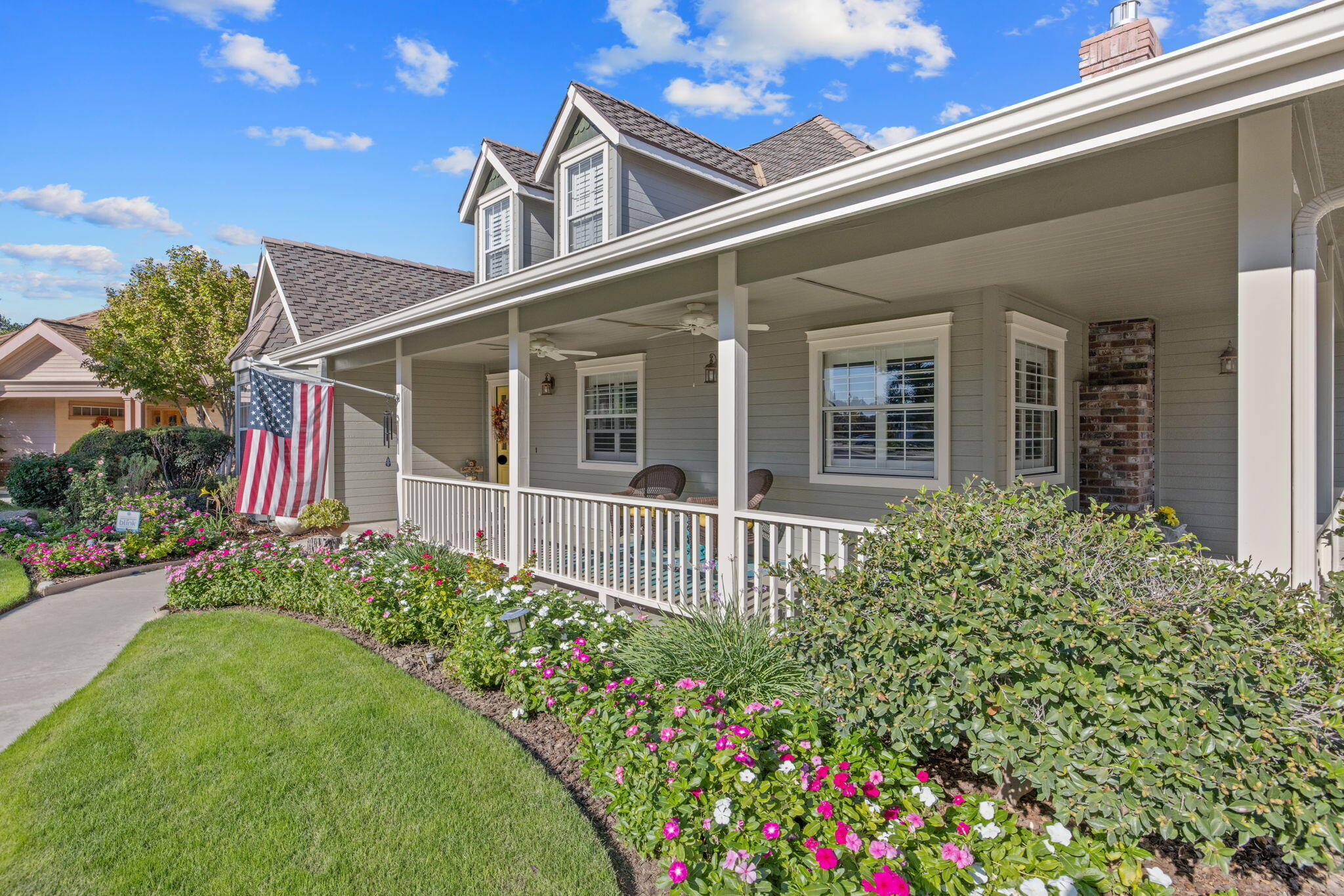 250 E Chestnut Ct, Visalia, CA 93292