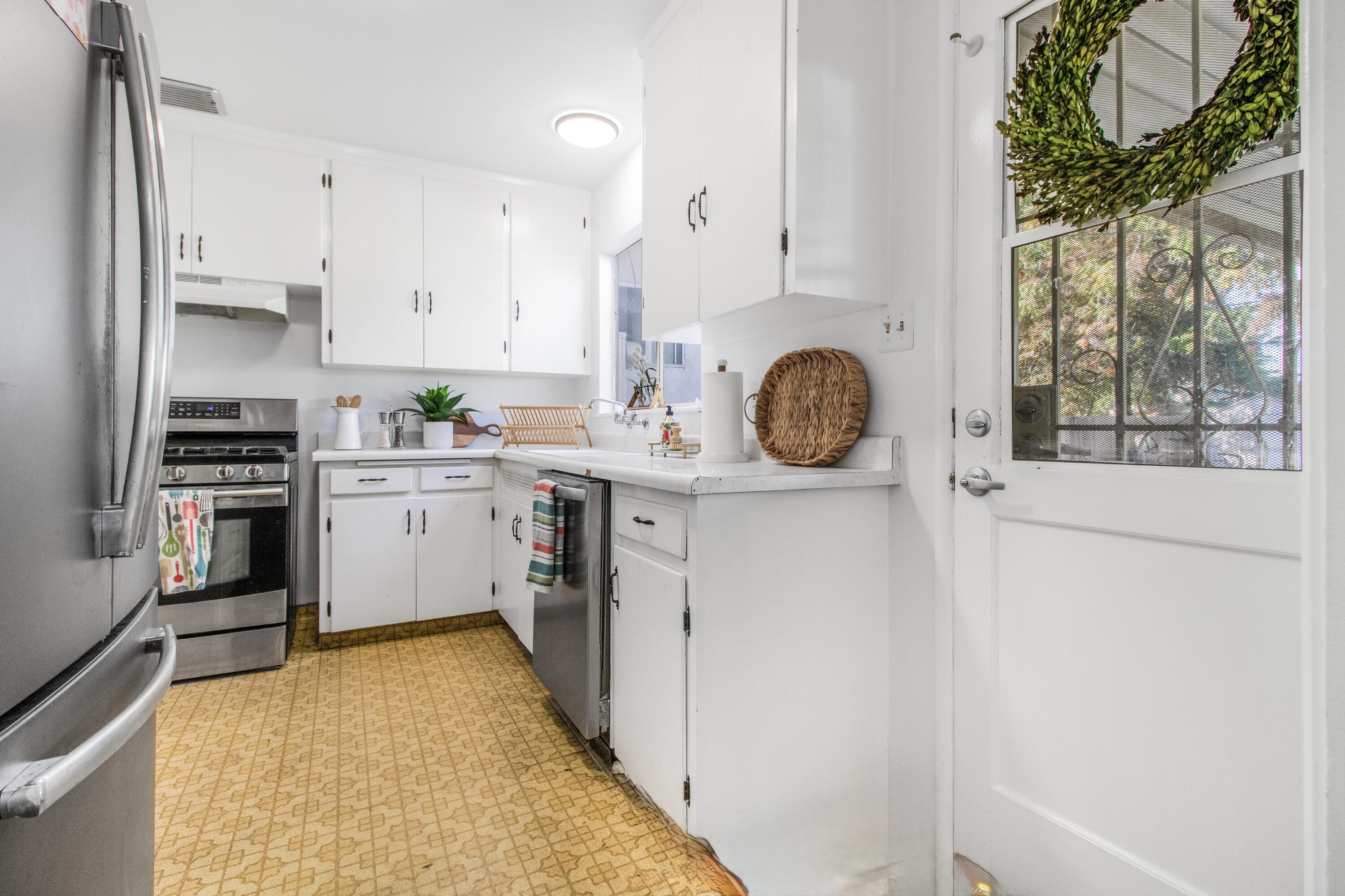 2634 W Iris Ave, Visalia, CA 93277