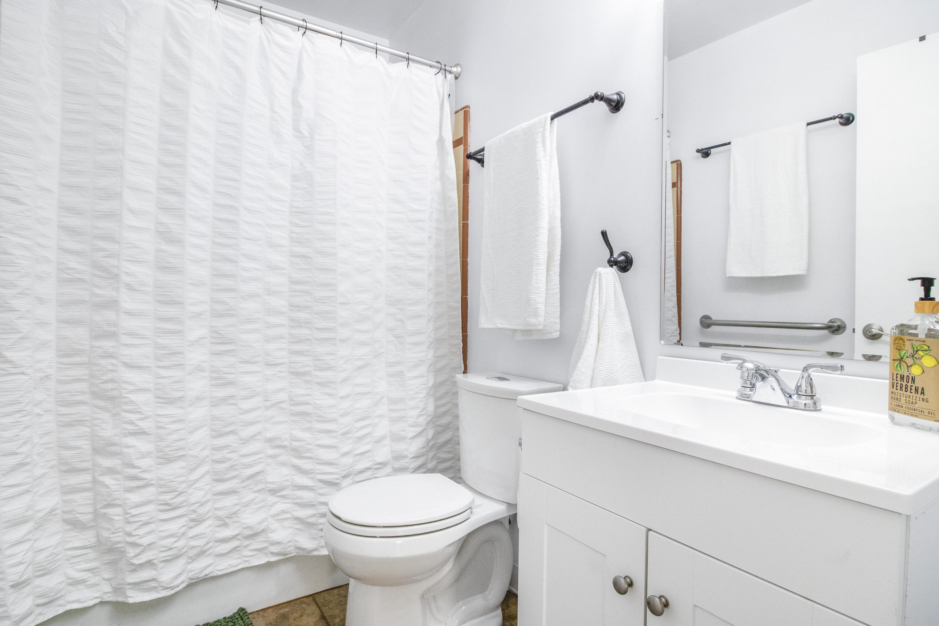 2634 W Iris Ave, Visalia, CA 93277