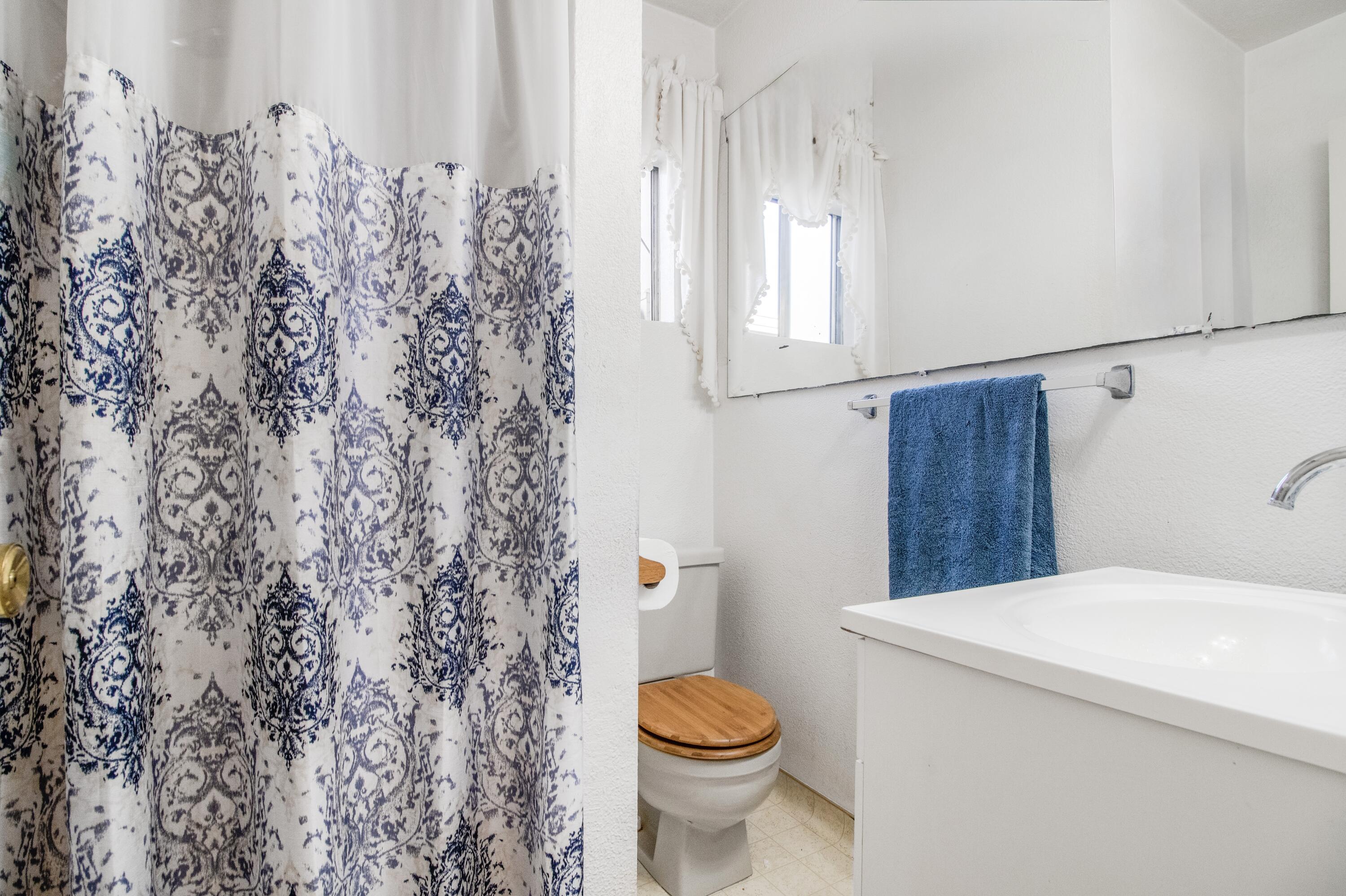 2634 W Iris Ave, Visalia, CA 93277