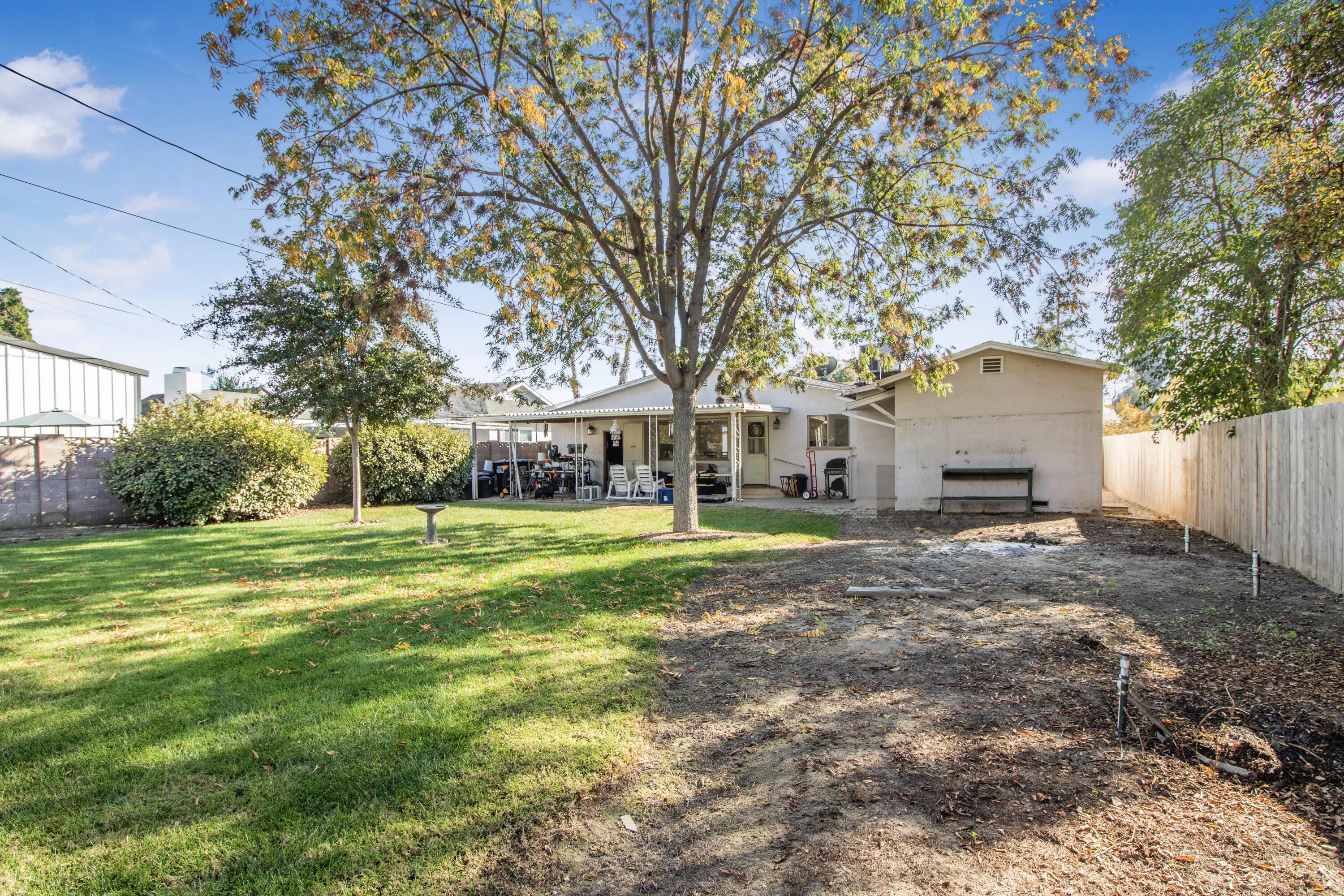 2634 W Iris Ave, Visalia, CA 93277