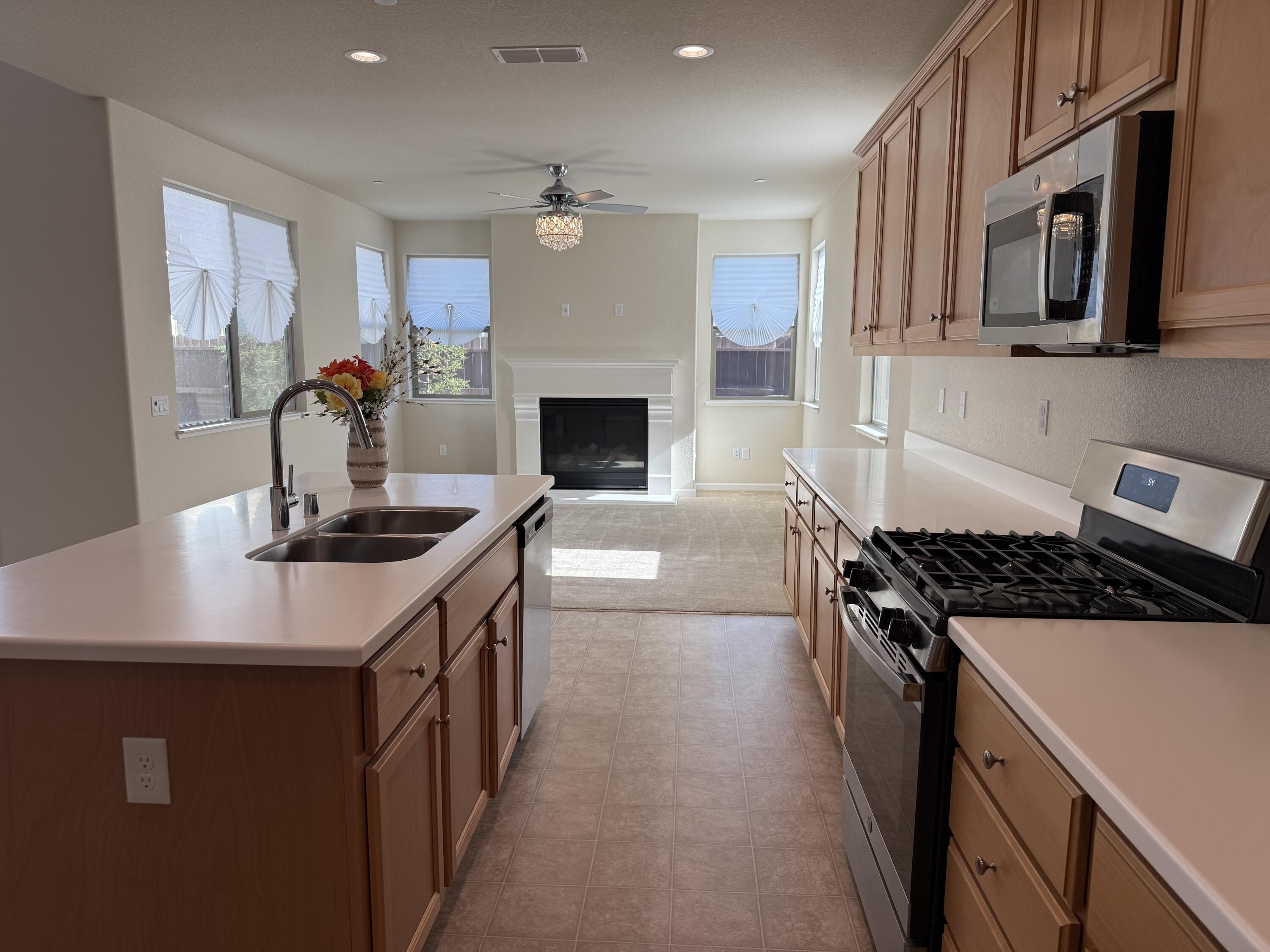 4344 Vanguard Dr, Modesto, CA 95358