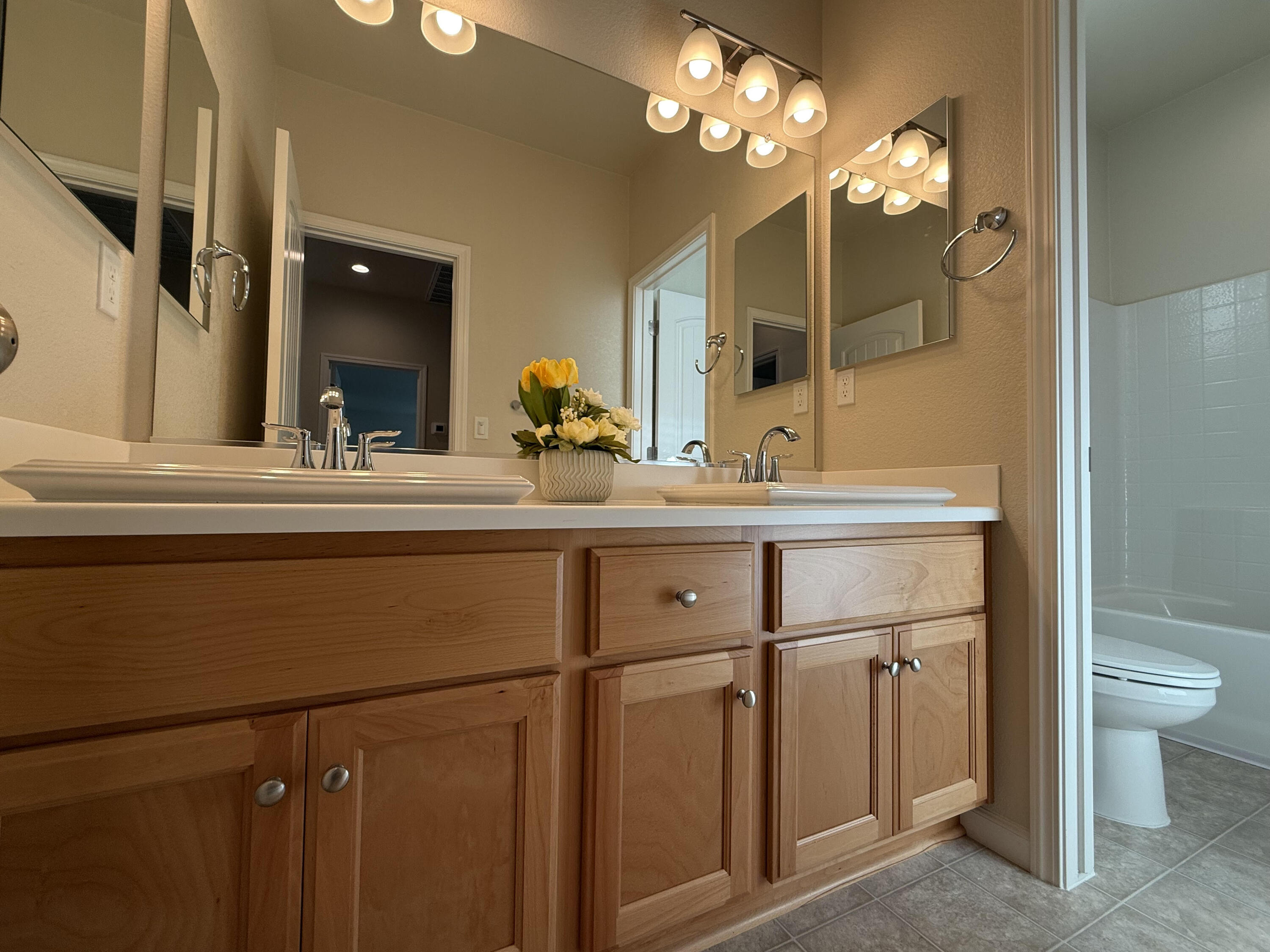 4344 Vanguard Dr, Modesto, CA 95358