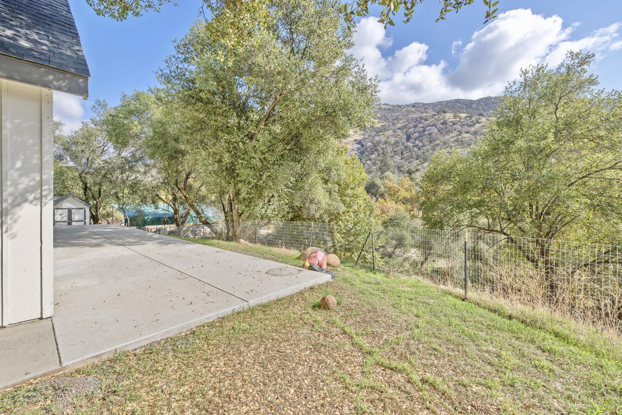 38129 Balch Park Rd, Springville, CA 93265
