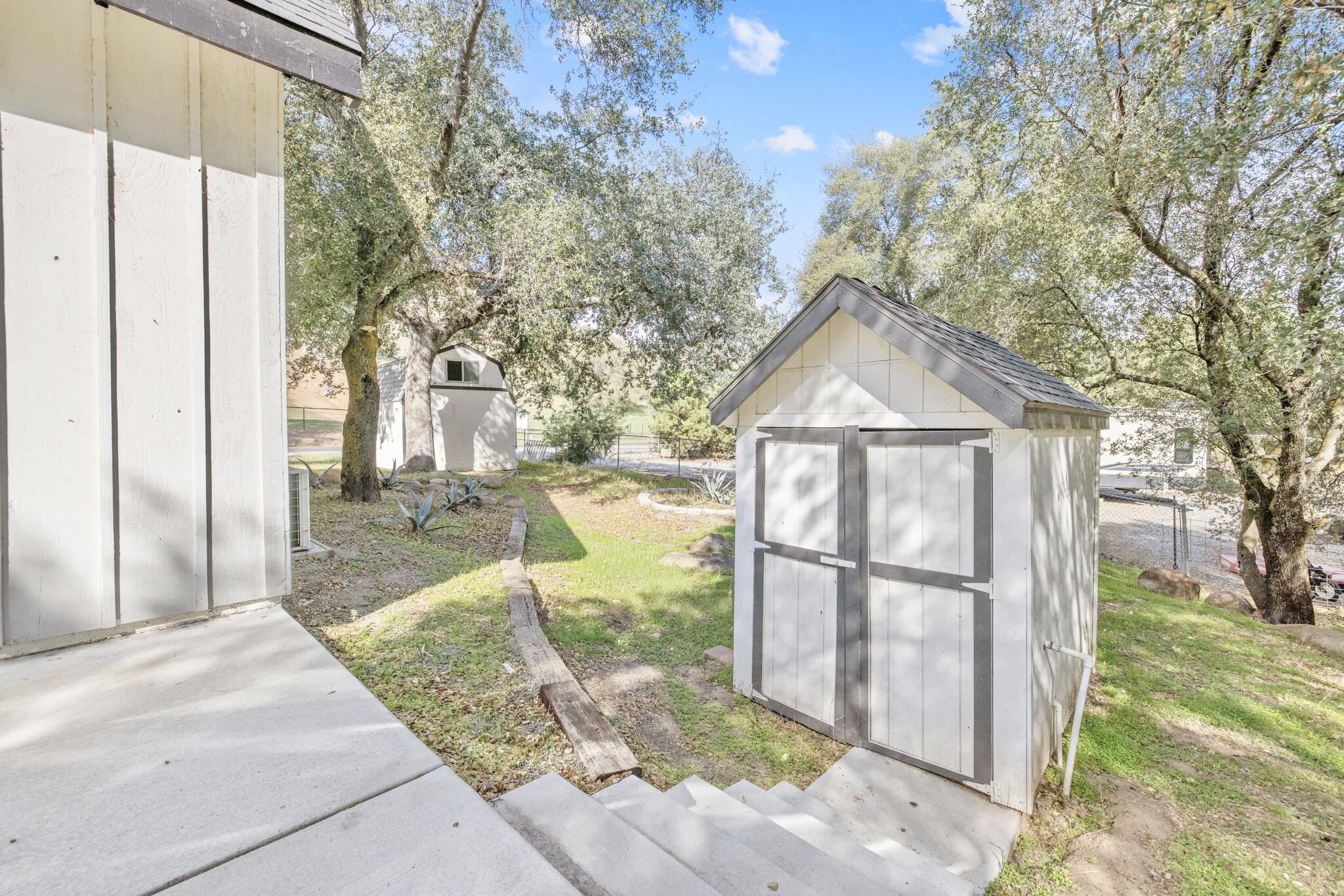 38129 Balch Park Rd, Springville, CA 93265