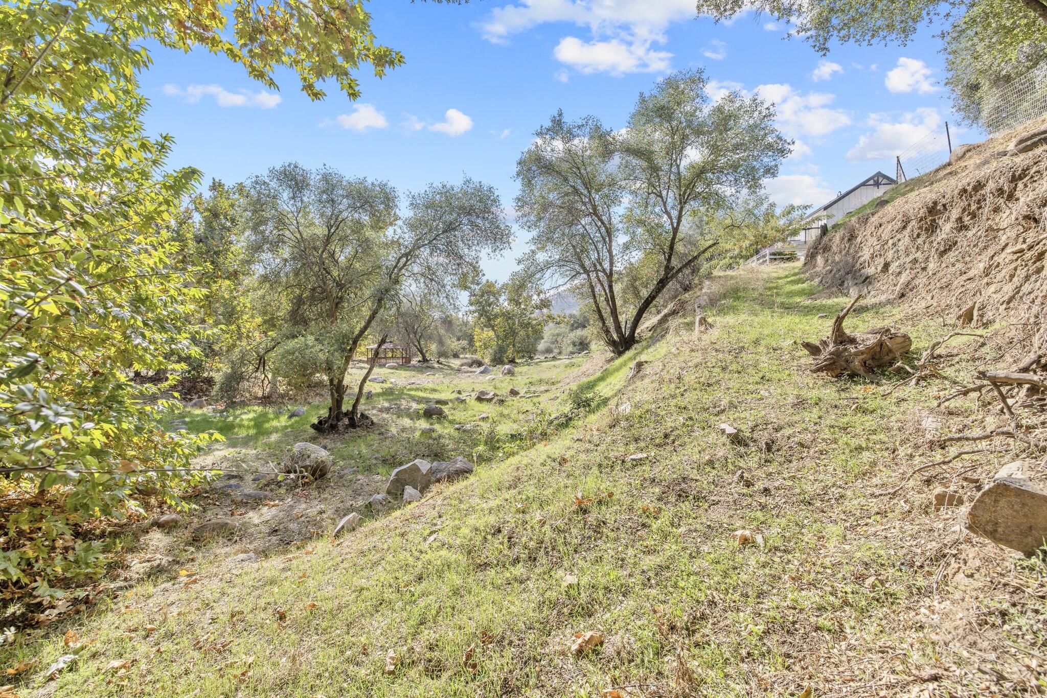 38129 Balch Park Rd, Springville, CA 93265