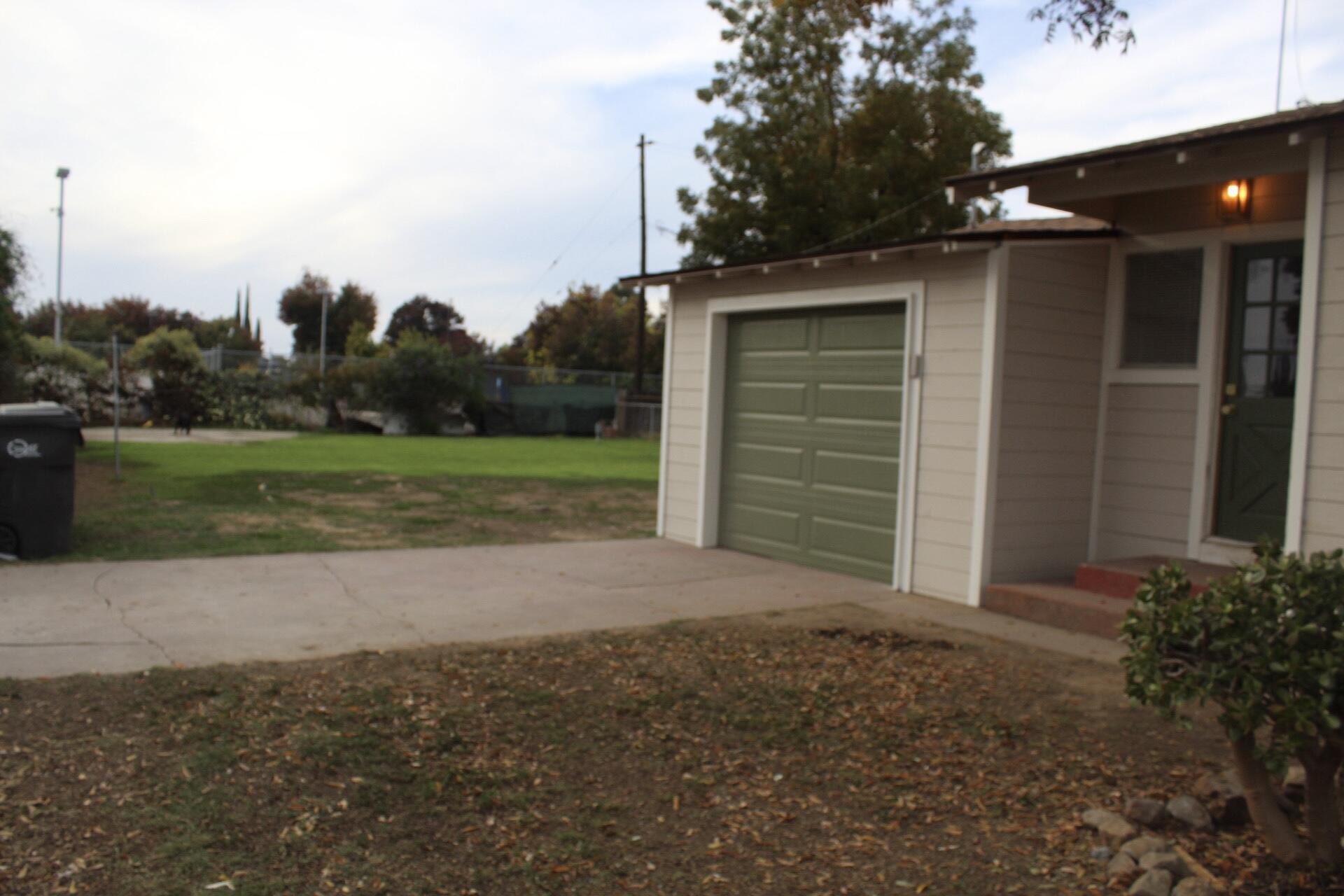 264 S Orange Ave, Exeter, CA 93221