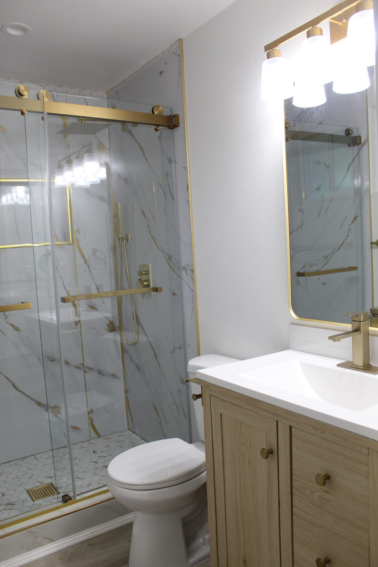 264 S Orange Ave, Exeter, CA 93221