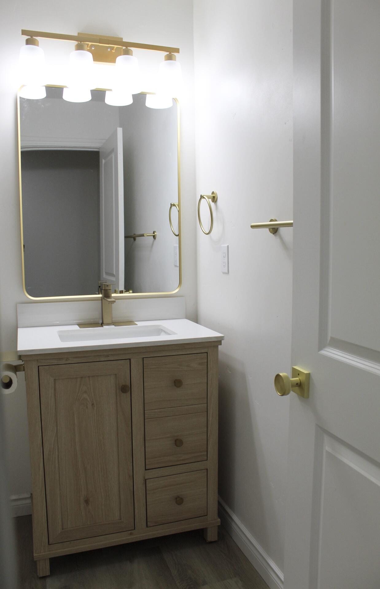 264 S Orange Ave, Exeter, CA 93221