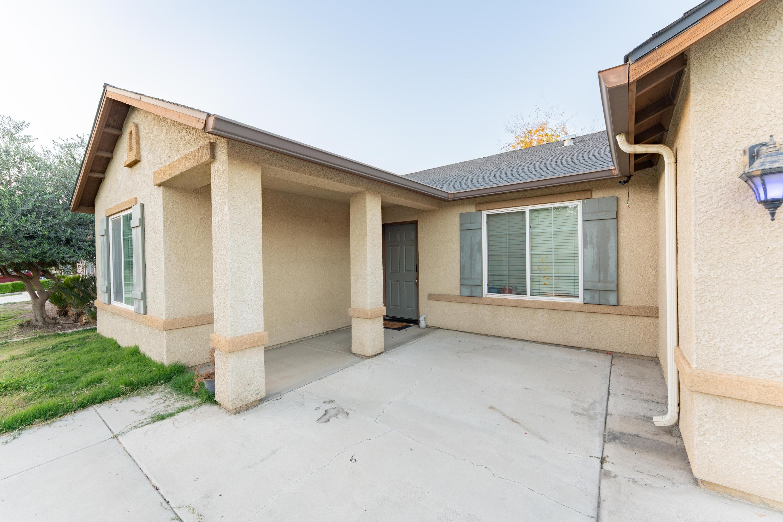 1914 Amarone Ave, Tulare, CA 93274