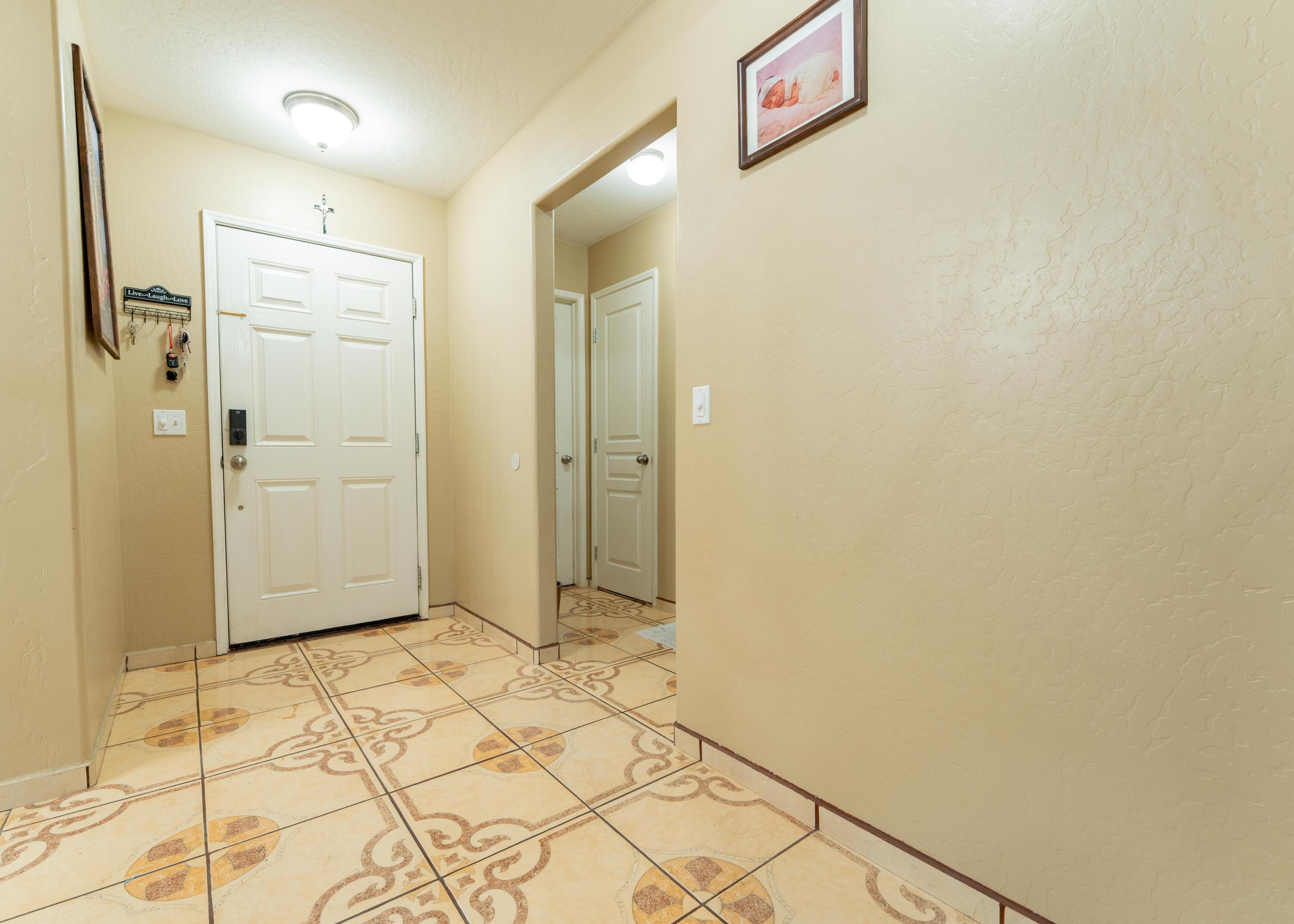 1914 Amarone Ave, Tulare, CA 93274