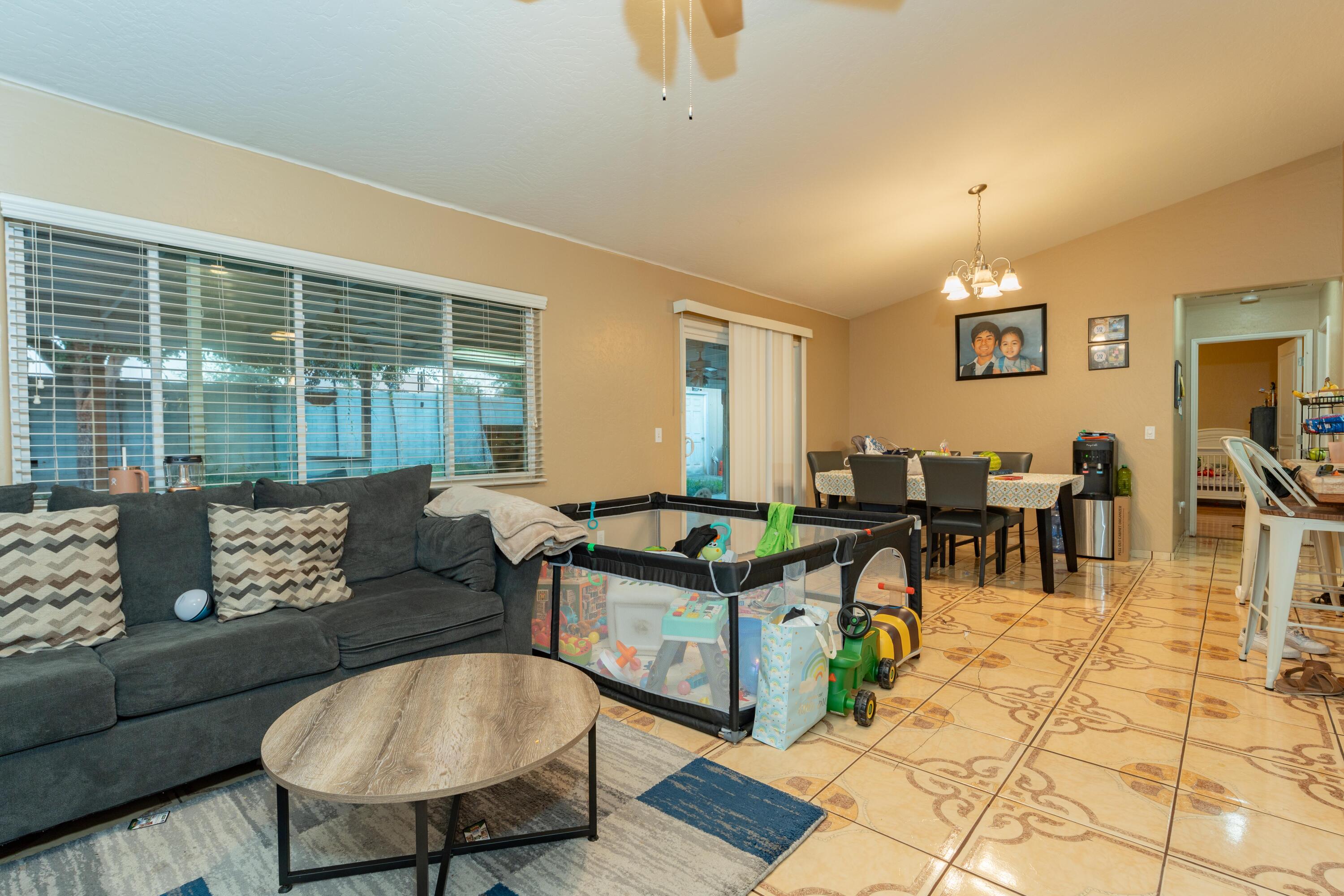 1914 Amarone Ave, Tulare, CA 93274