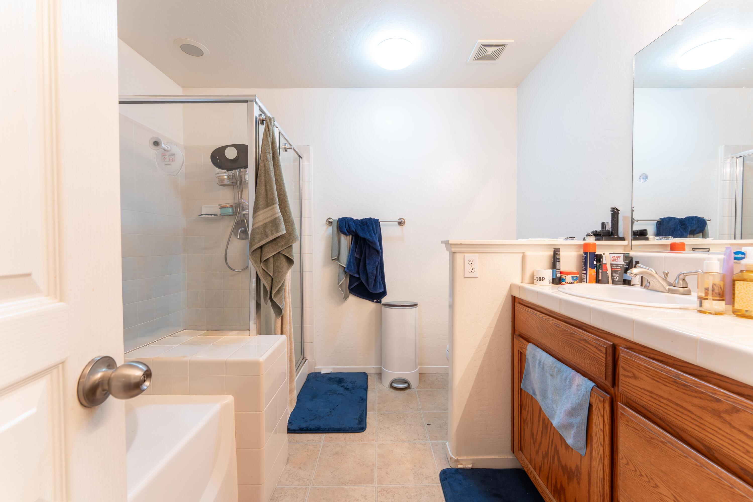 1914 Amarone Ave, Tulare, CA 93274