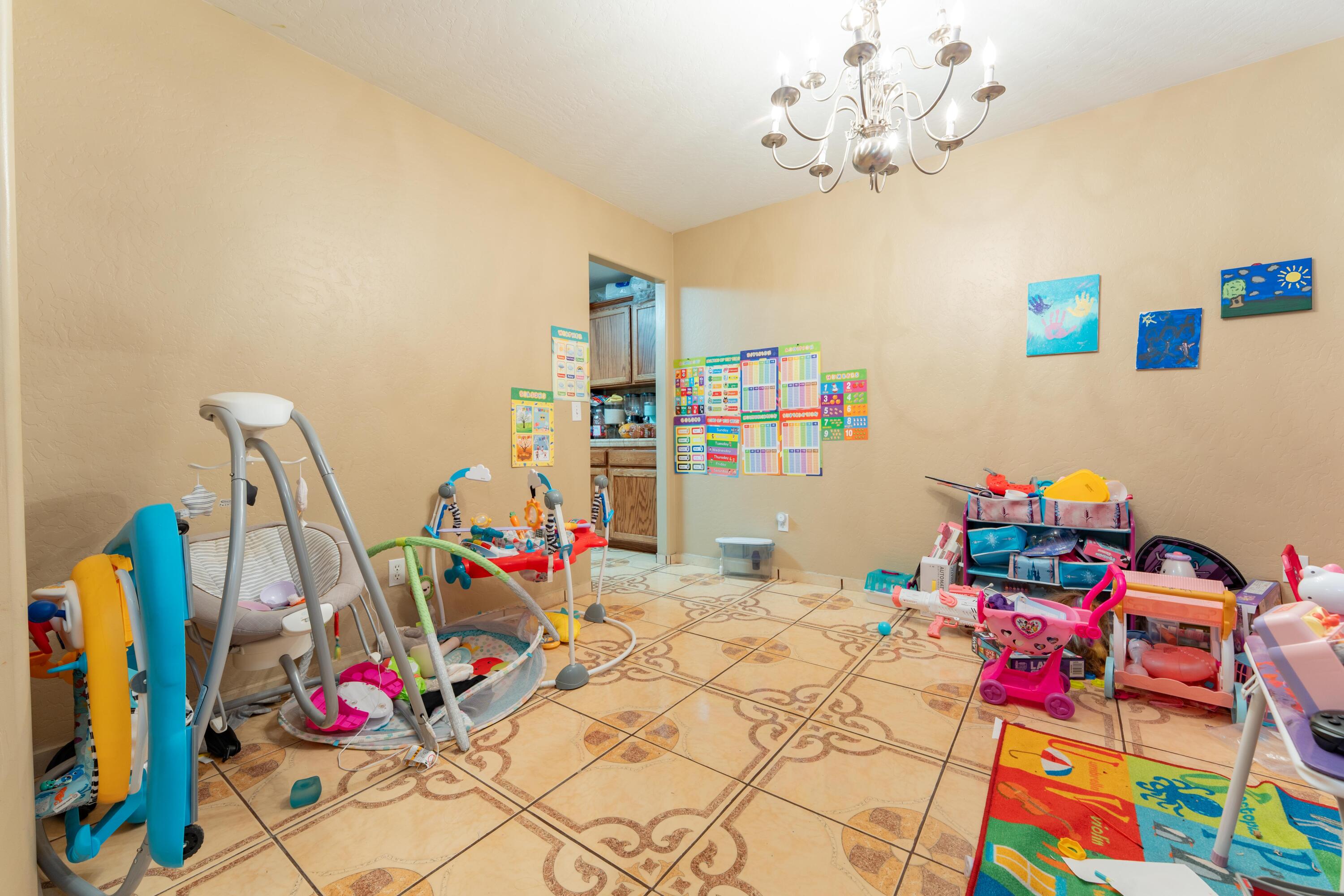 1914 Amarone Ave, Tulare, CA 93274