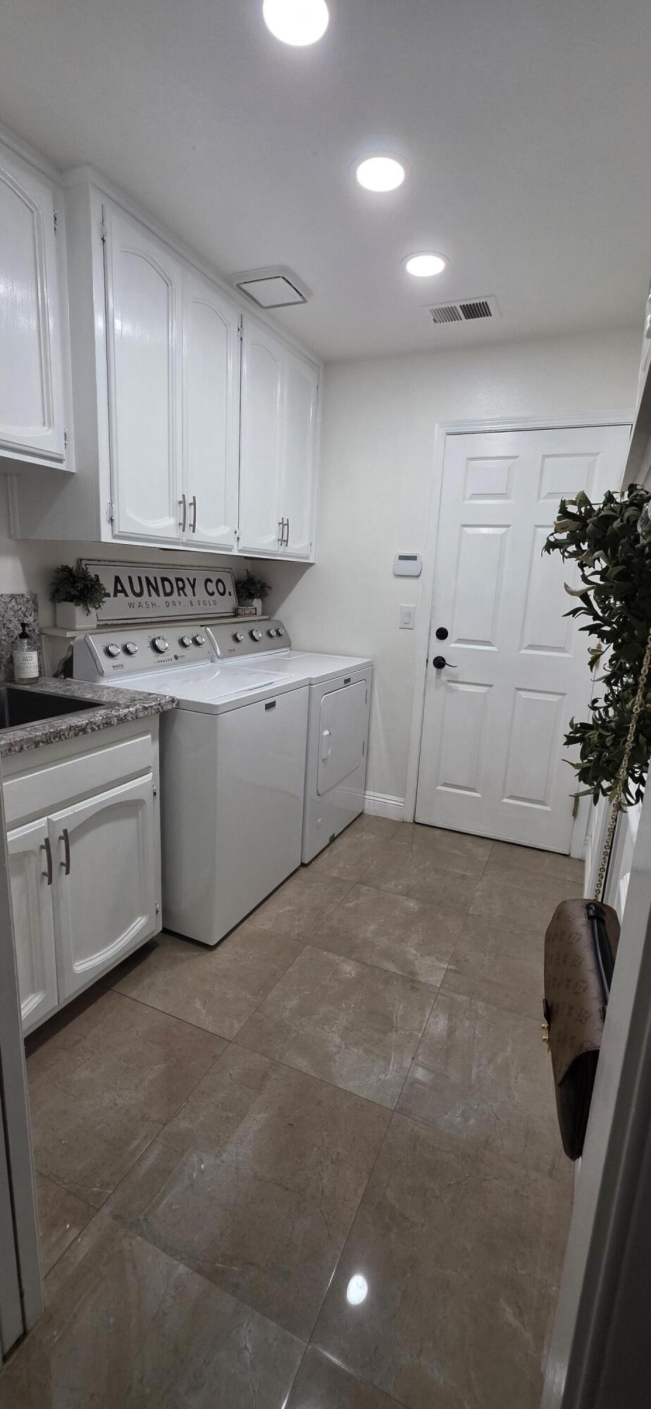 3435 S Bridge St, Visalia, CA 93277