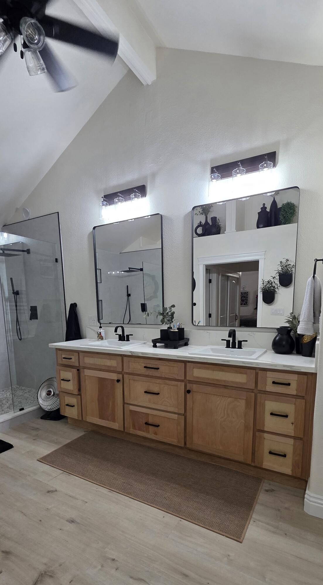 3435 S Bridge St, Visalia, CA 93277