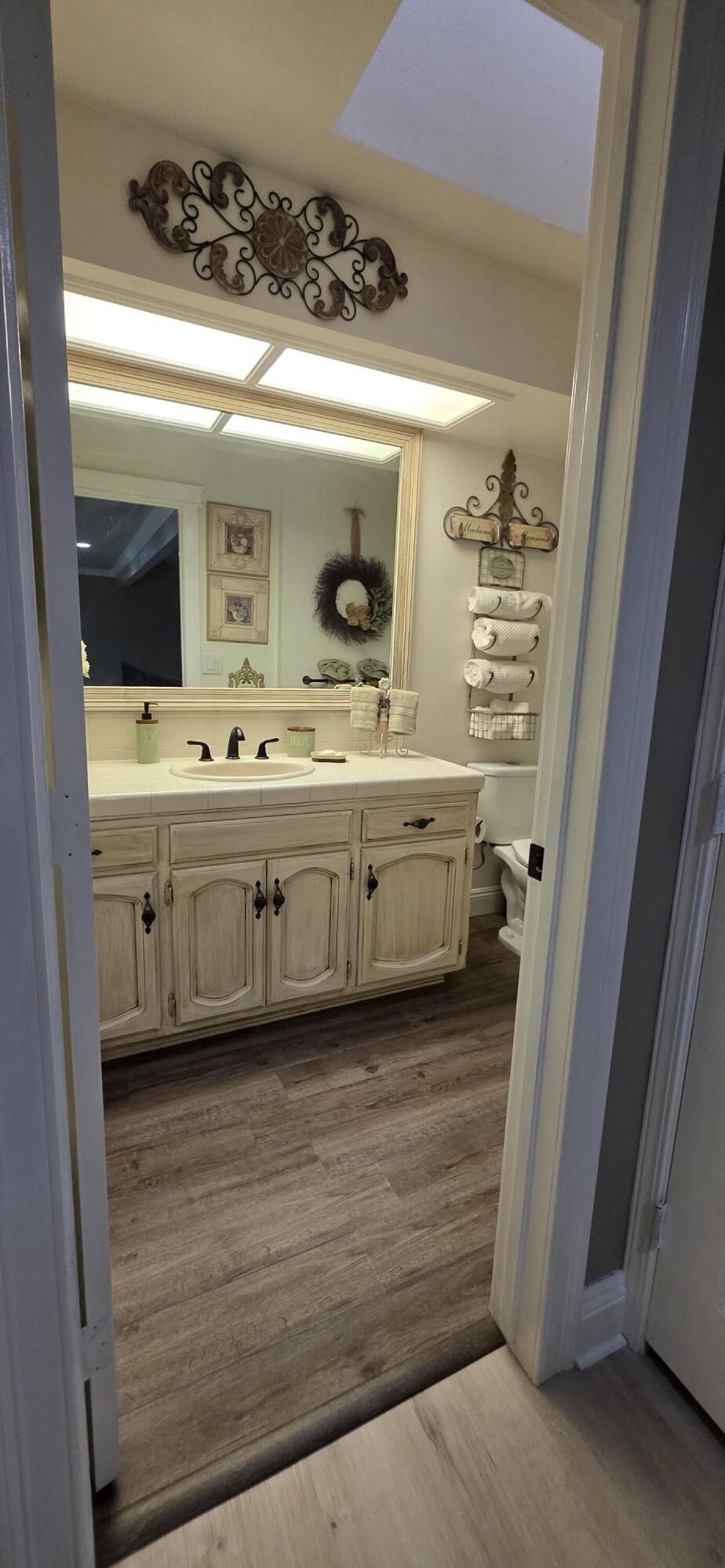 3435 S Bridge St, Visalia, CA 93277