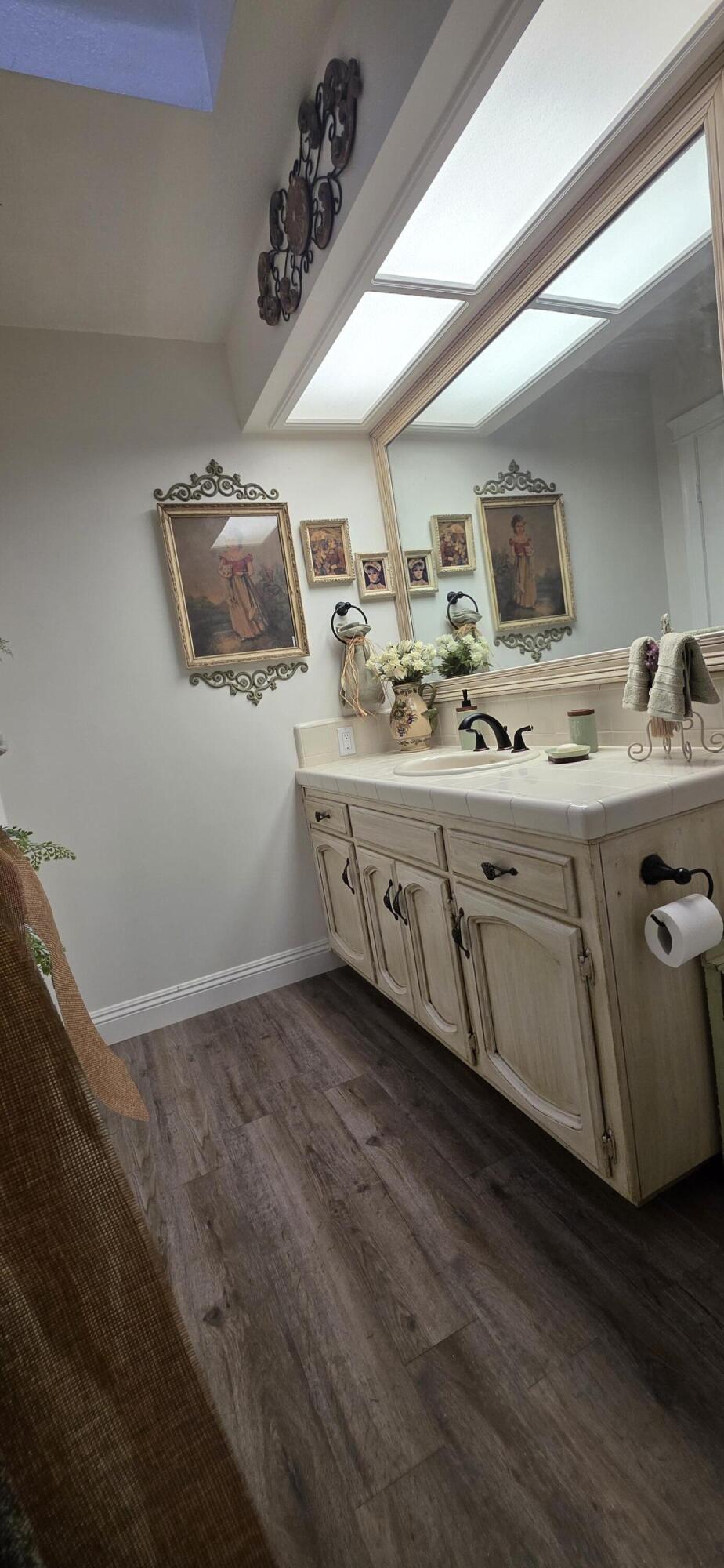 3435 S Bridge St, Visalia, CA 93277