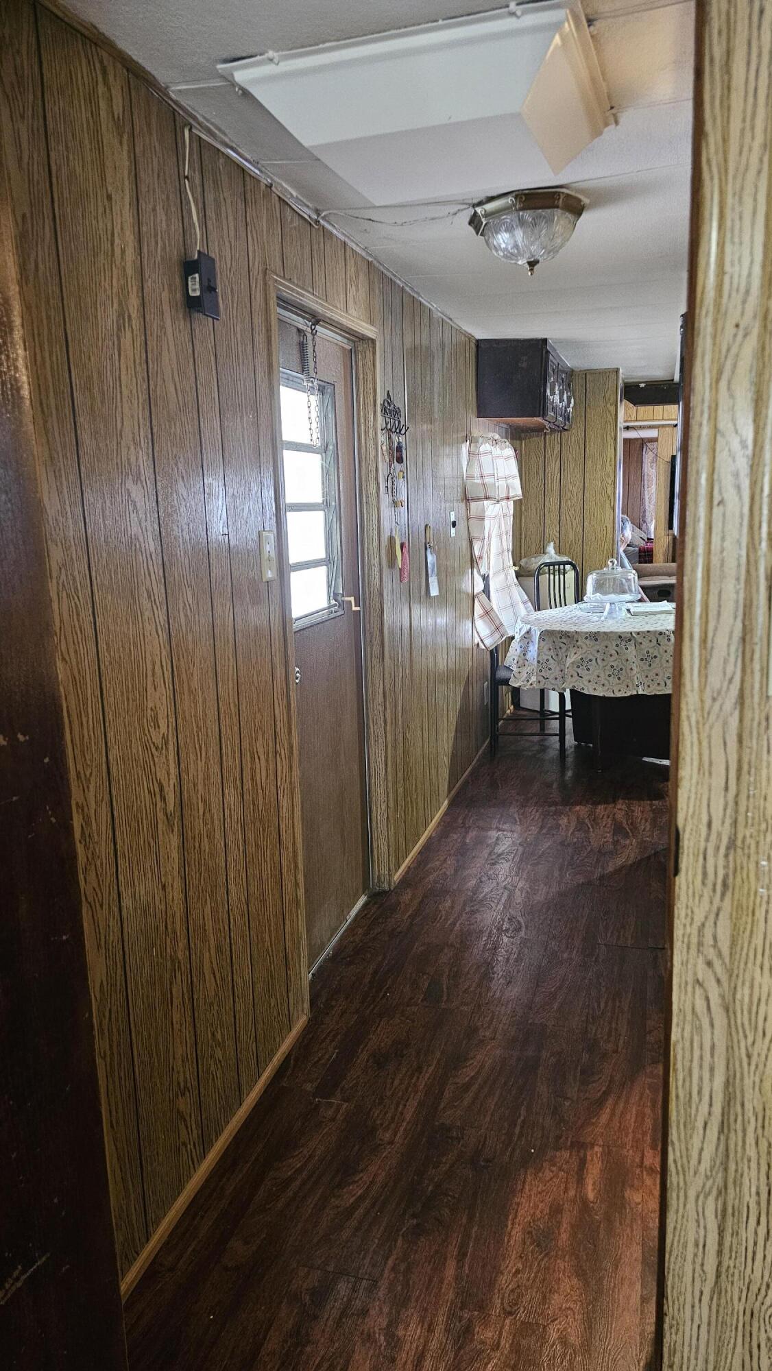 690 W Hermosa St #20, Lindsay, CA 93247