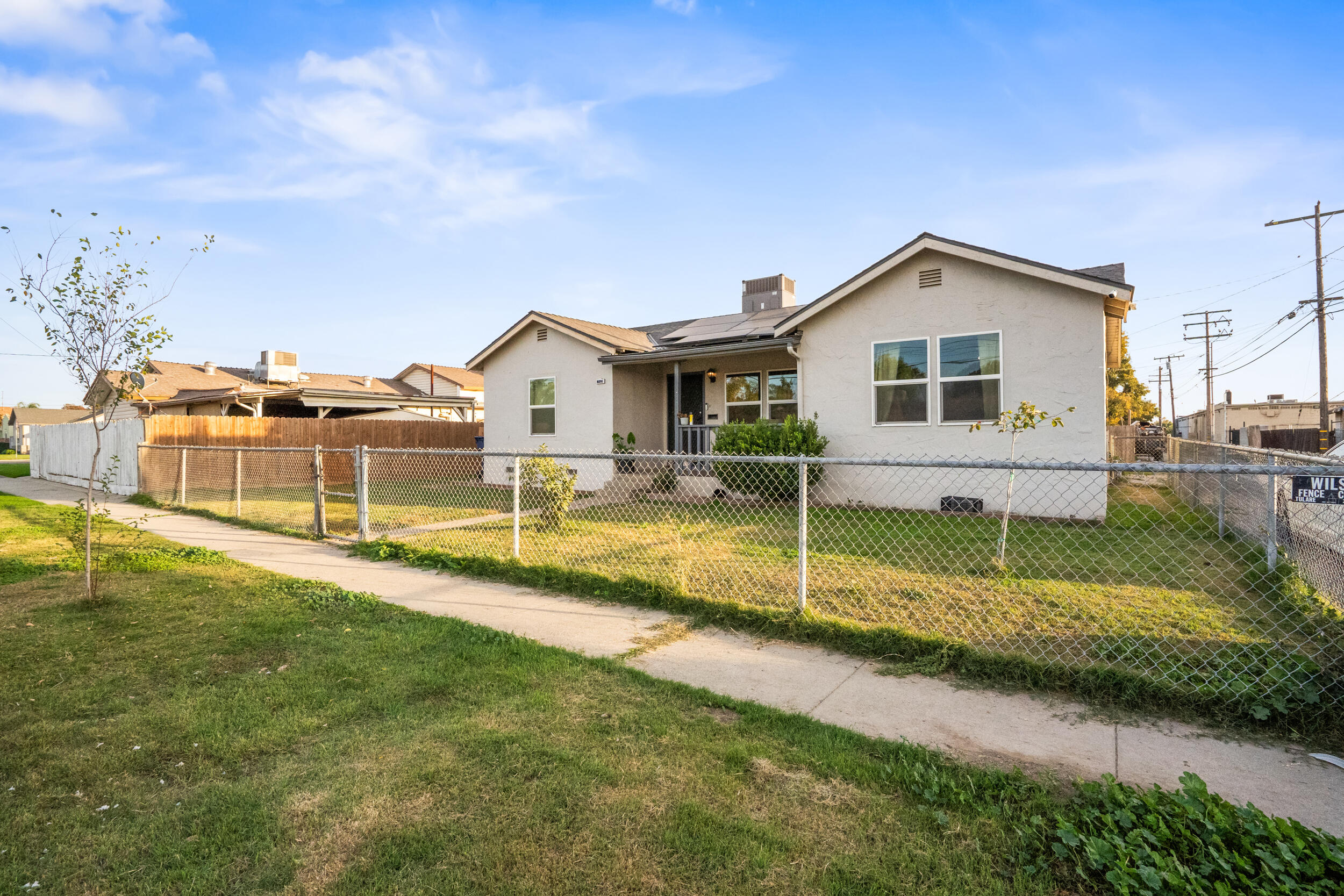 717 W Kern Ave, Tulare, CA 93274