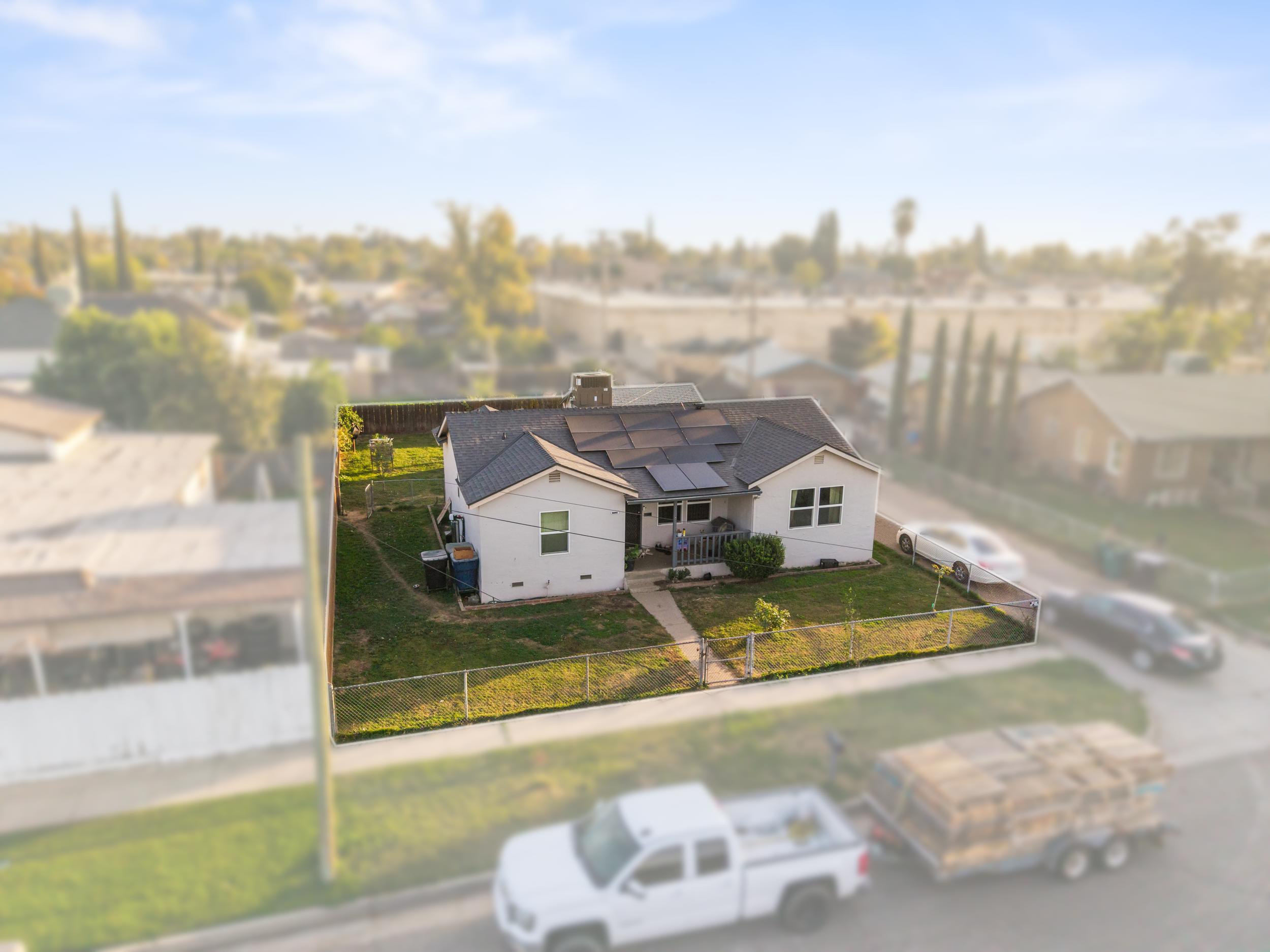 717 W Kern Ave, Tulare, CA 93274