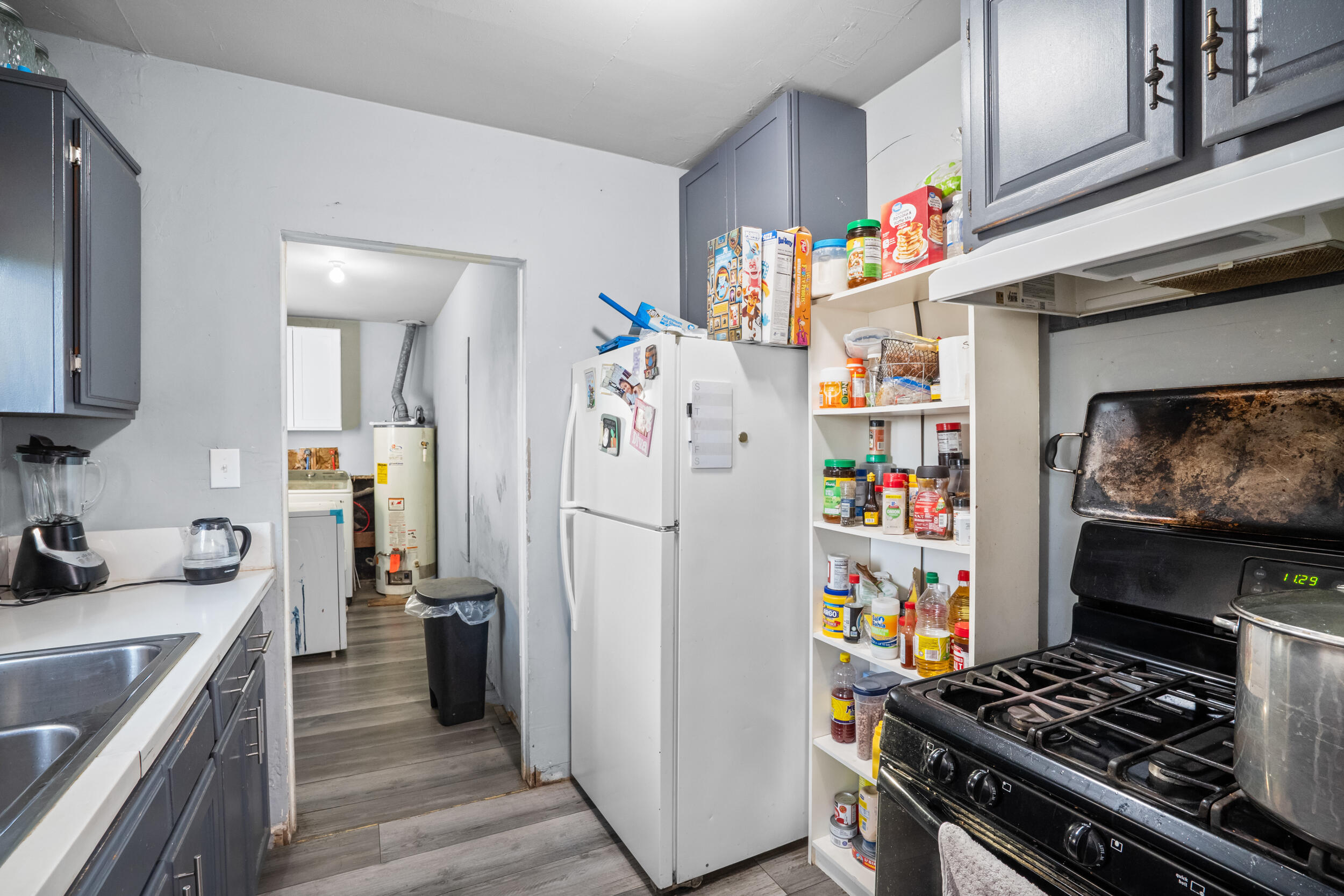 717 W Kern Ave, Tulare, CA 93274