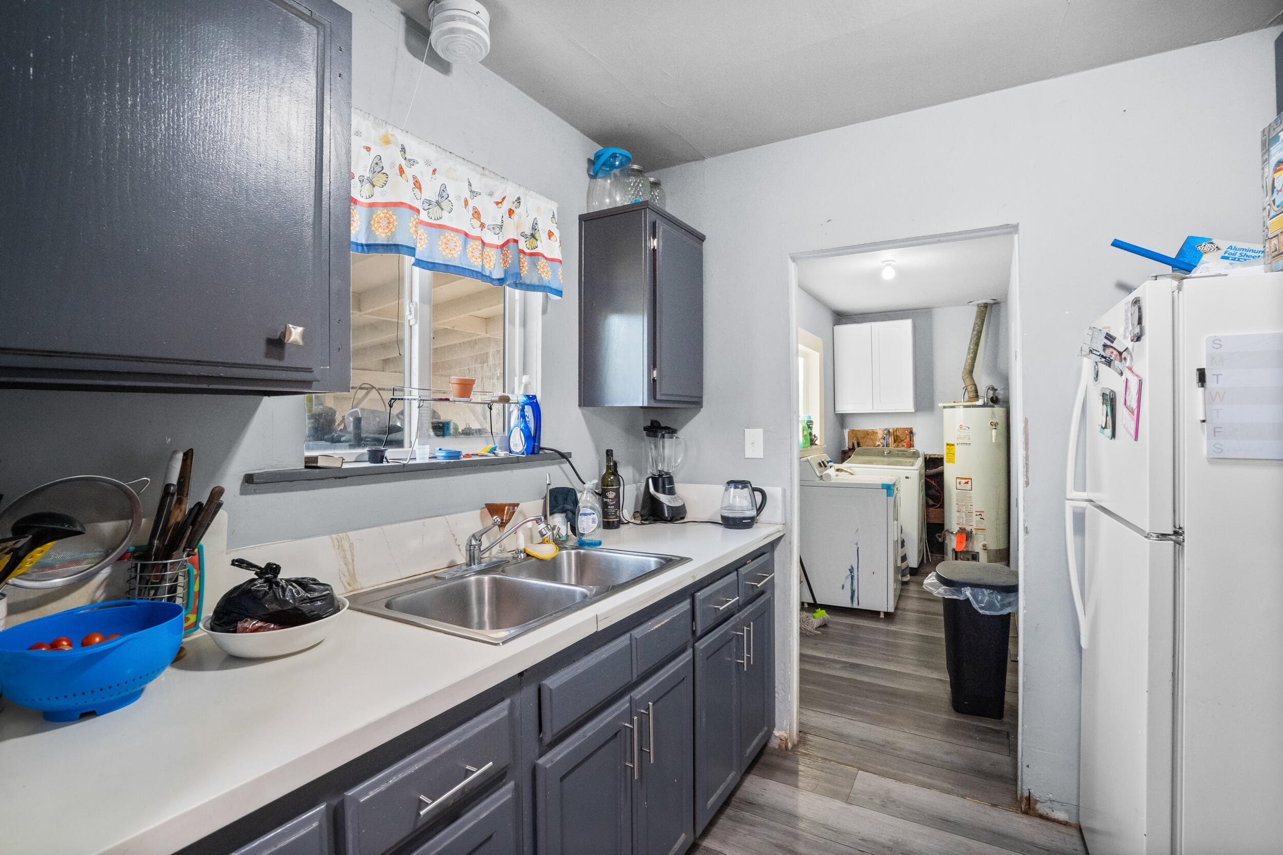 717 W Kern Ave, Tulare, CA 93274