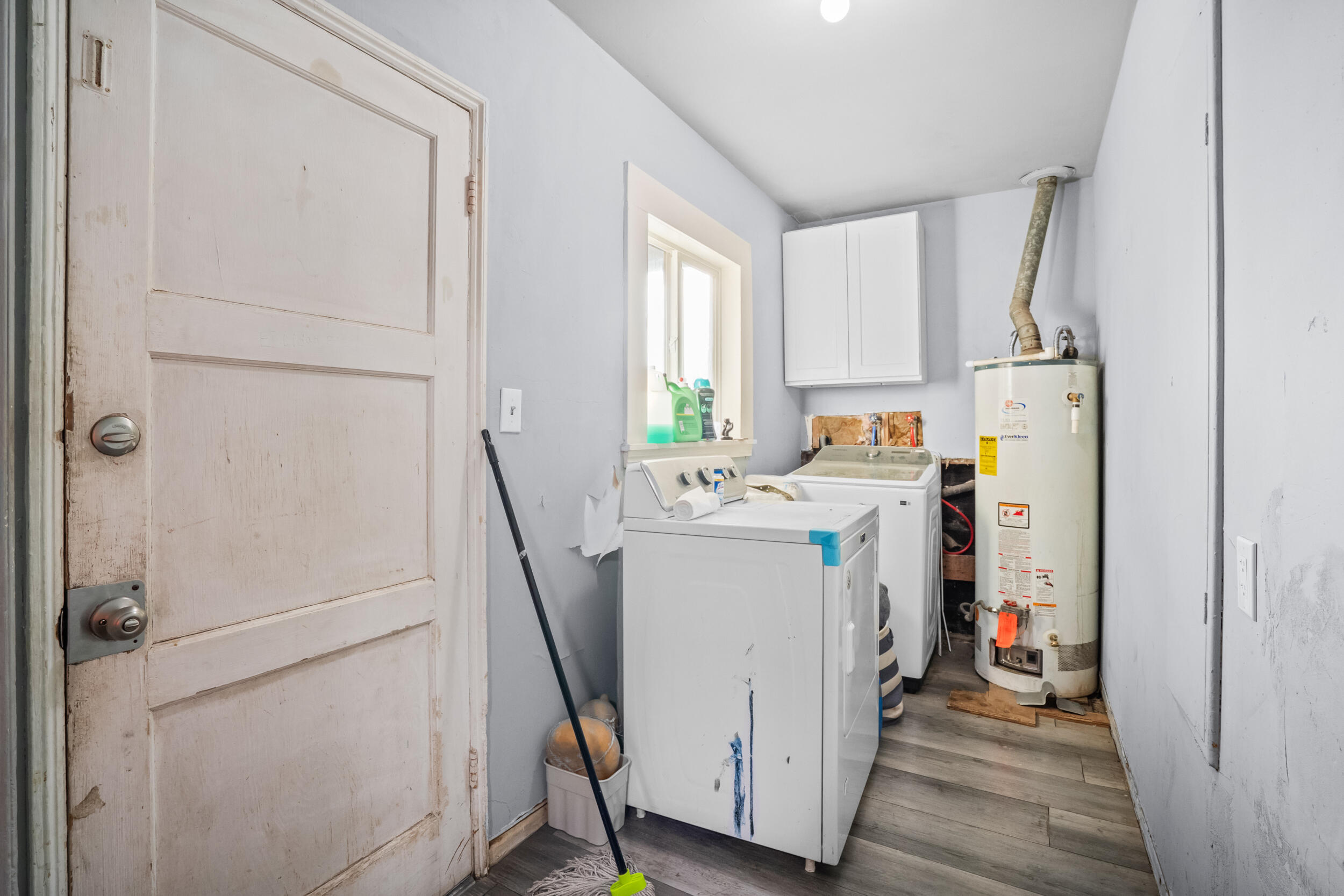 717 W Kern Ave, Tulare, CA 93274