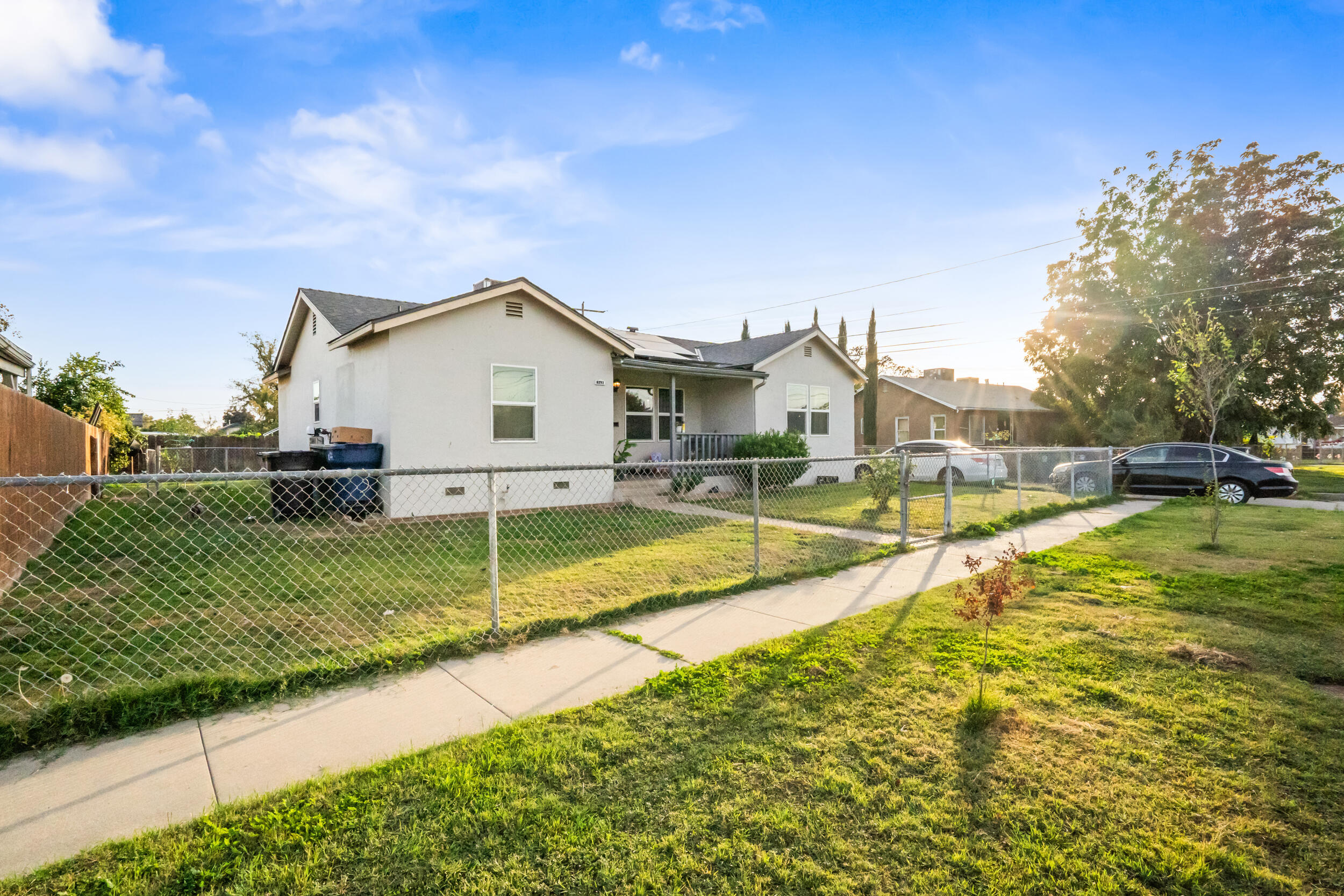 717 W Kern Ave, Tulare, CA 93274