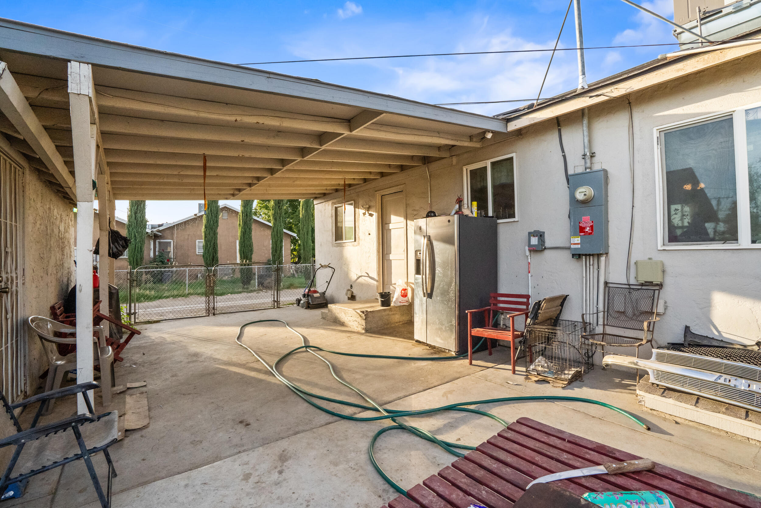 717 W Kern Ave, Tulare, CA 93274