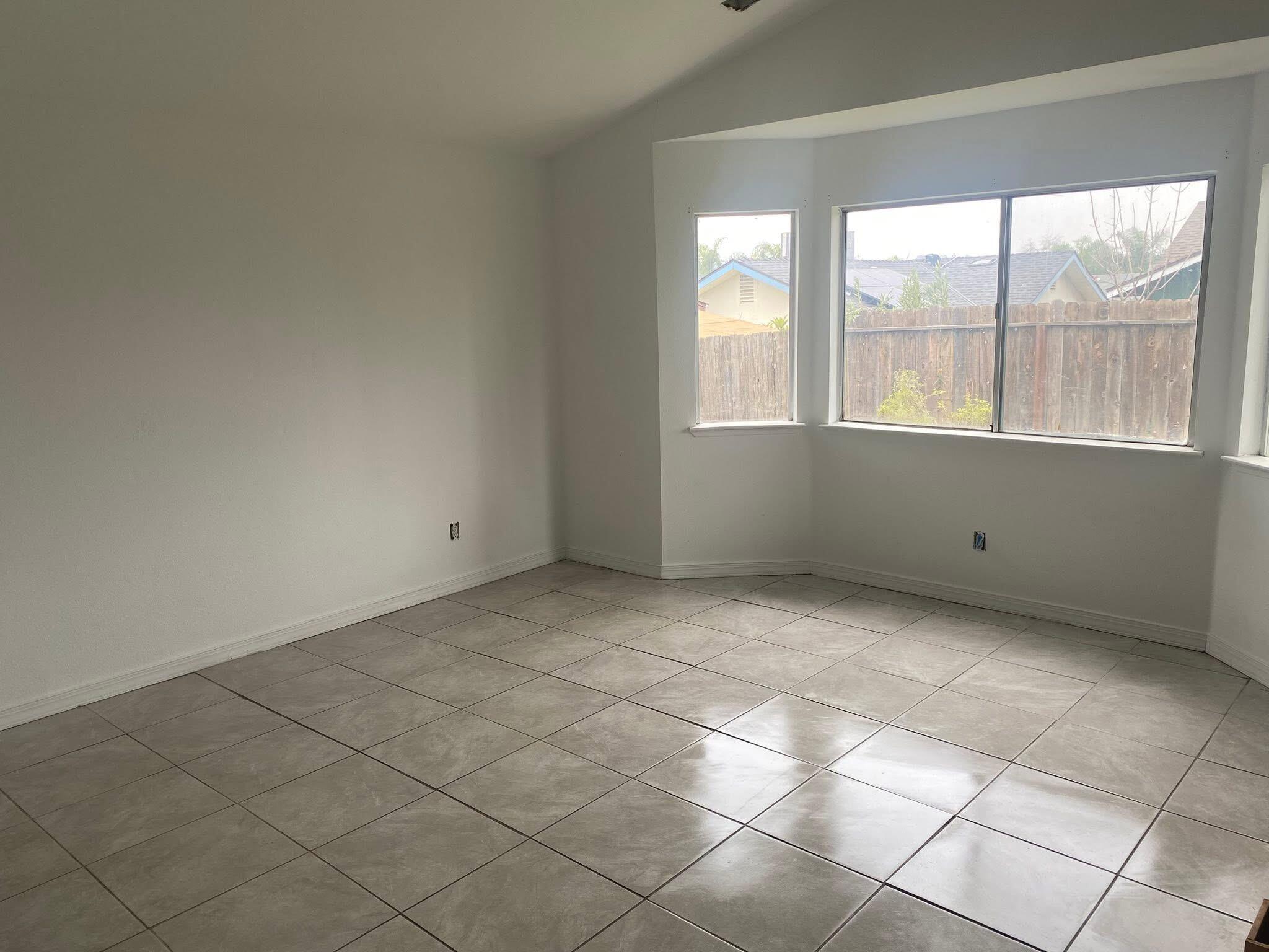 125 N Martin St, Porterville, CA 93257