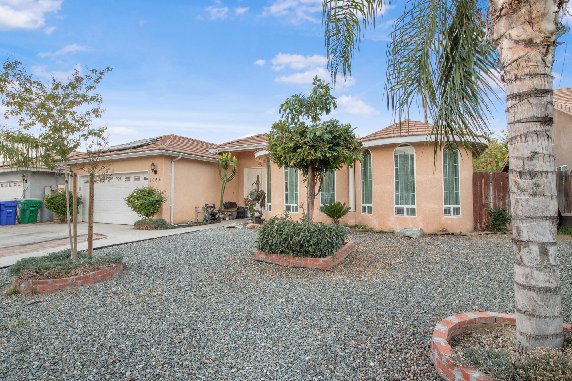 1066 W Forest Ave, Porterville, CA 93257