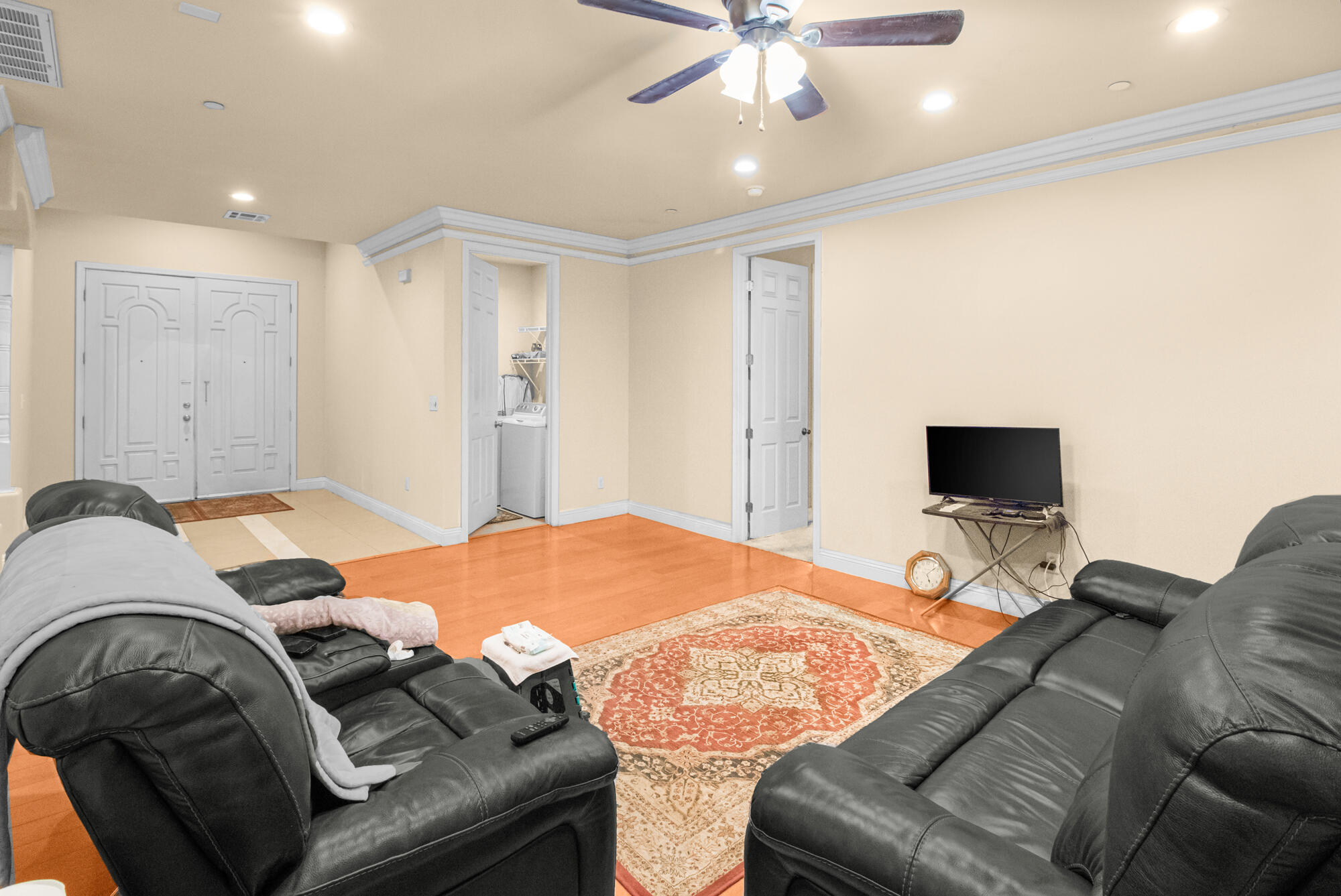 1066 W Forest Ave, Porterville, CA 93257