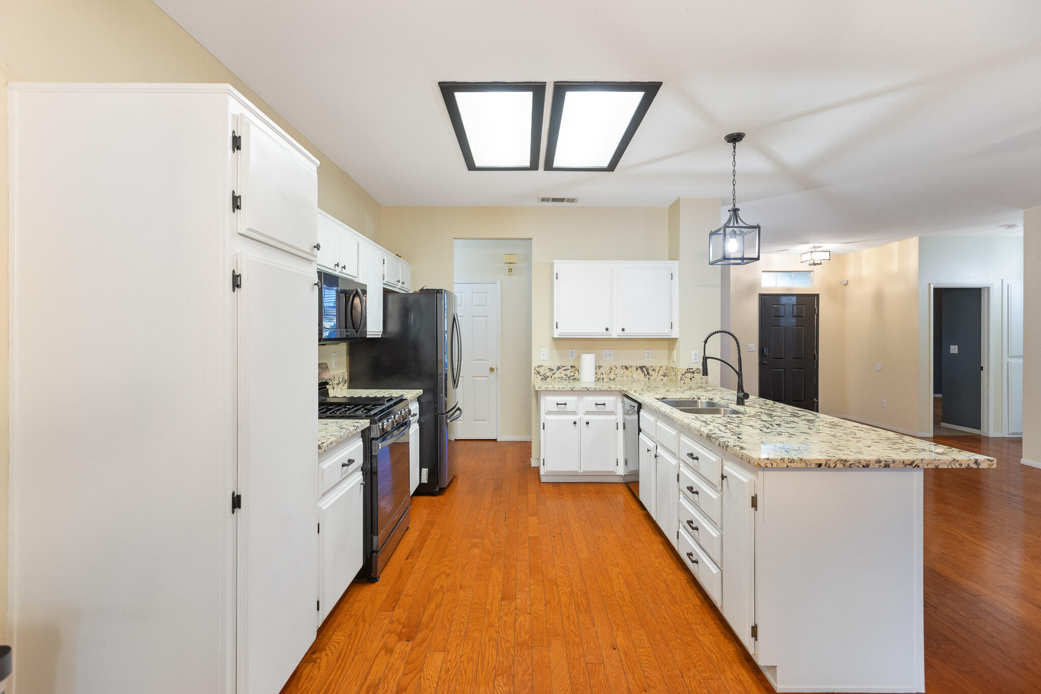 1843 Monache Ave, Porterville, CA 93257