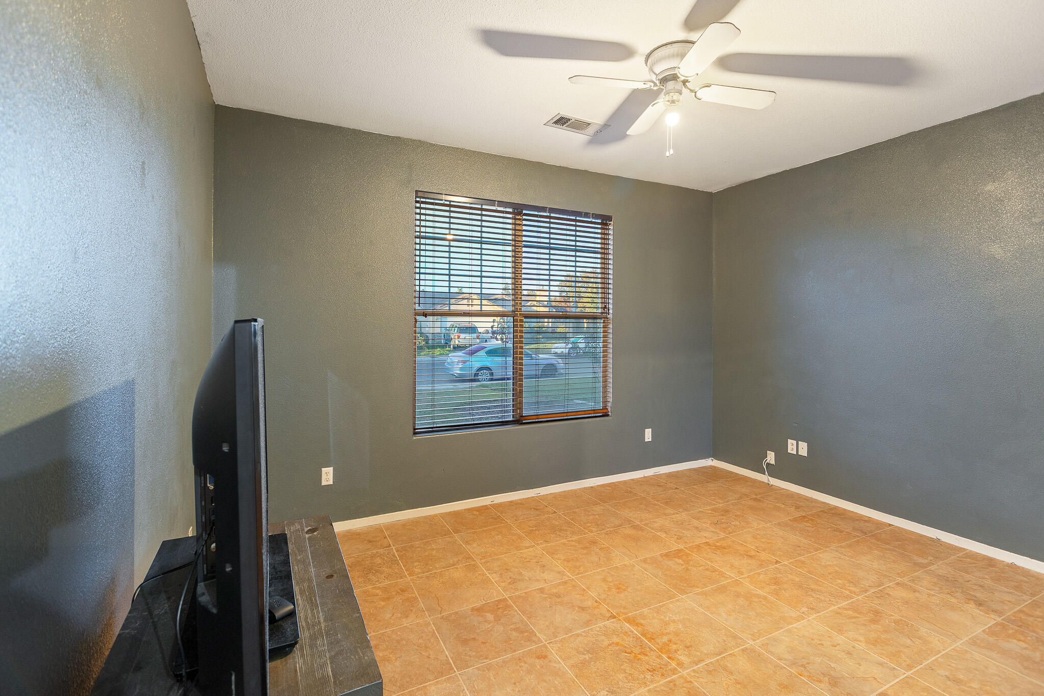 1843 Monache Ave, Porterville, CA 93257