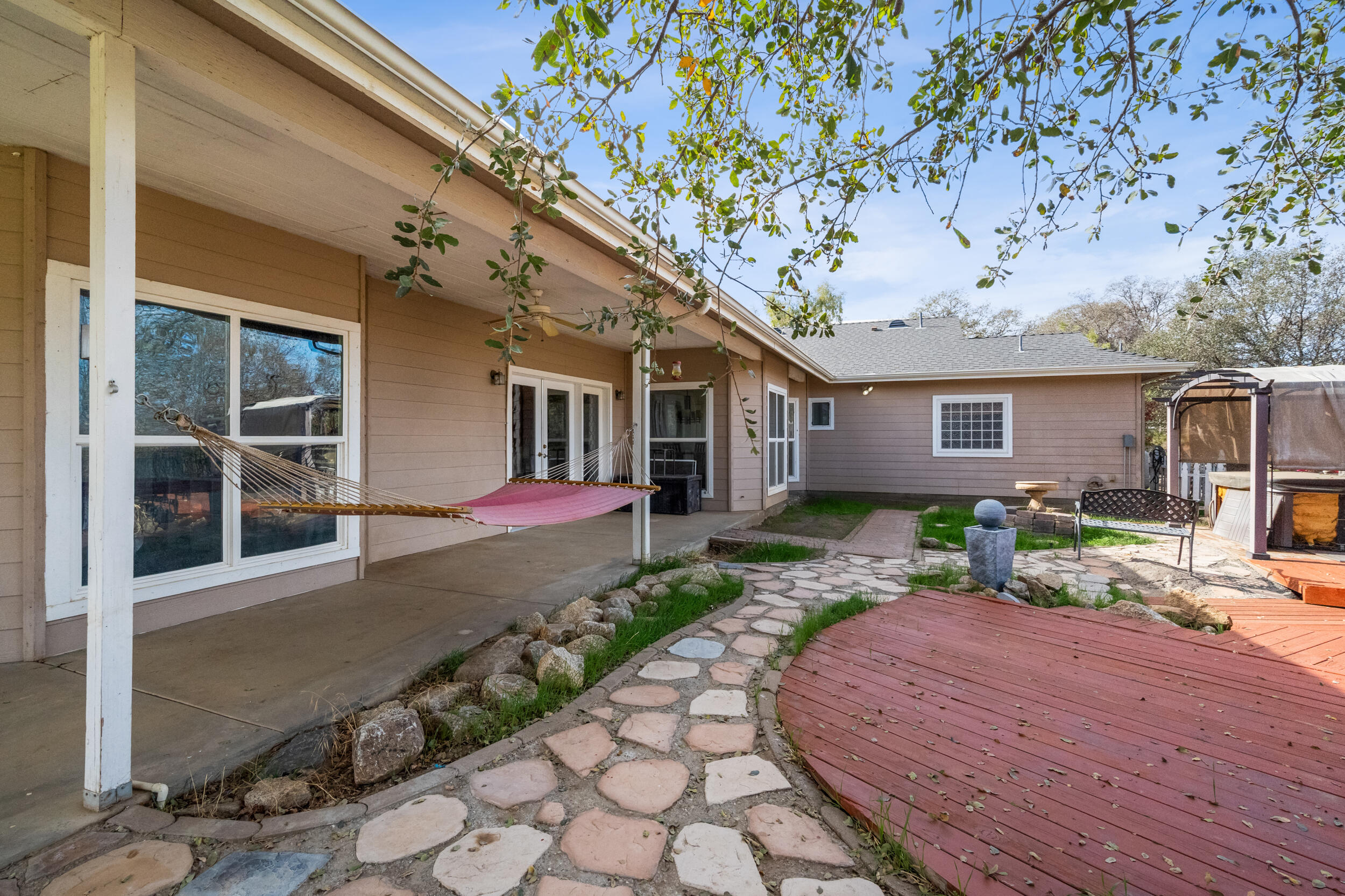 32394 Pinto Dr, Springville, CA 93265