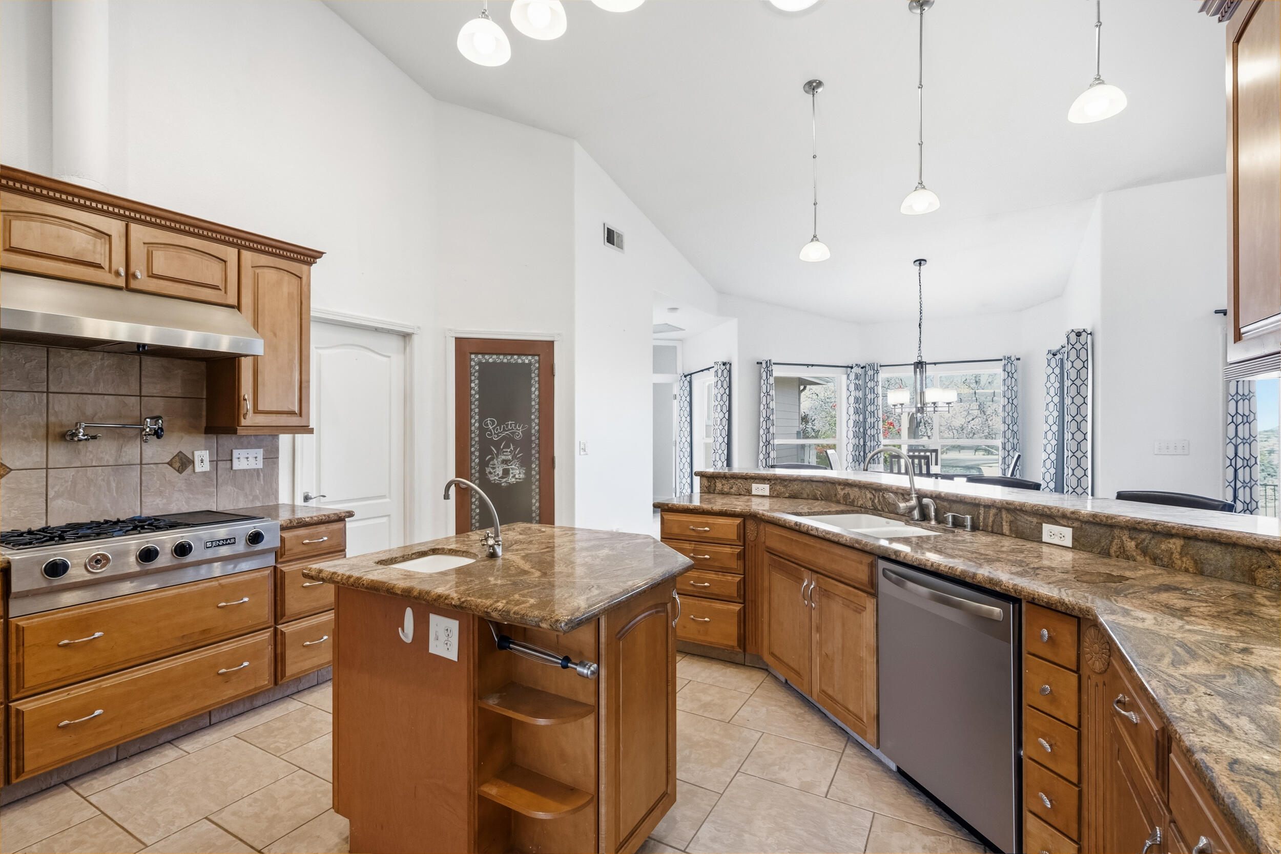 32394 Pinto Dr, Springville, CA 93265