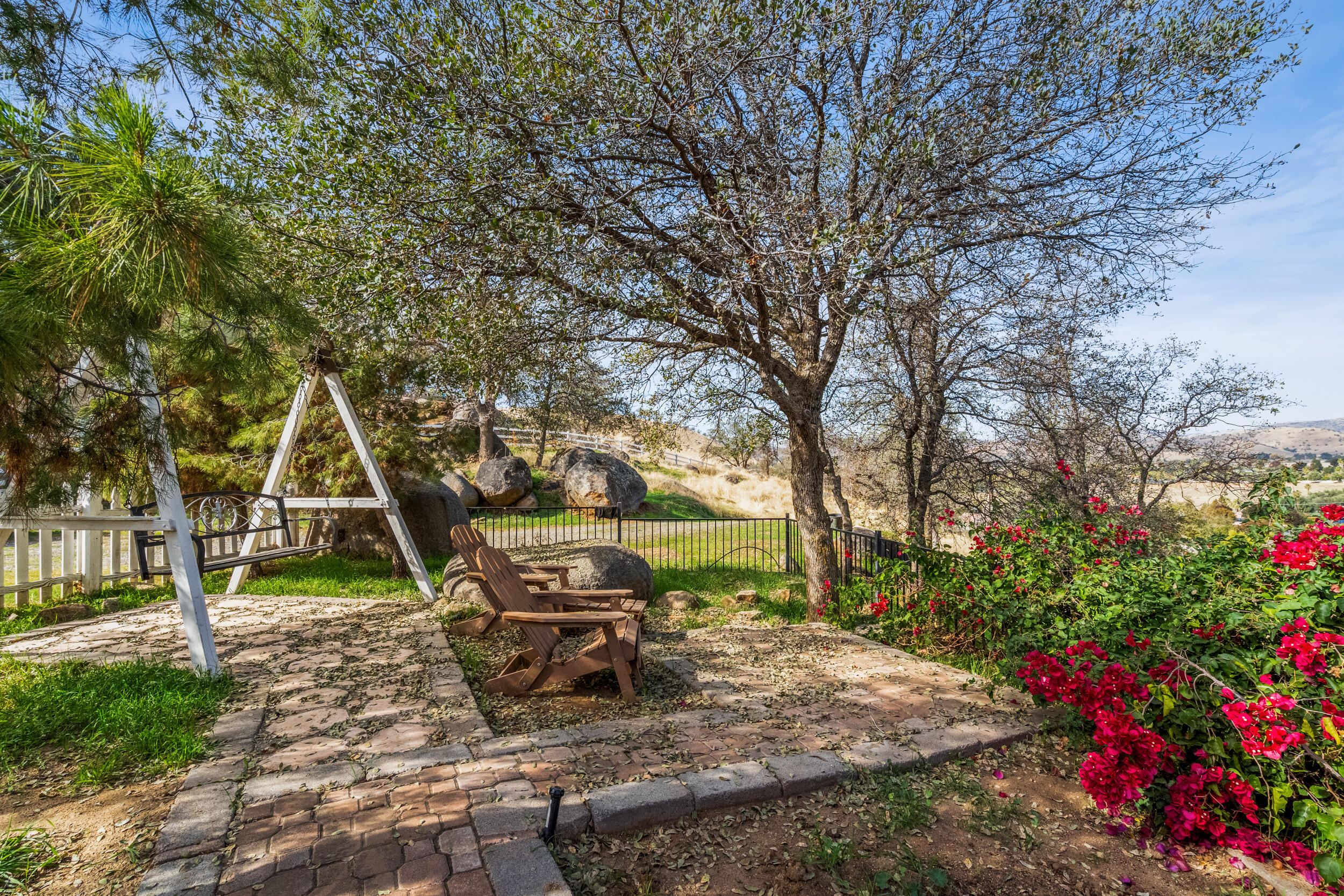 32394 Pinto Dr, Springville, CA 93265