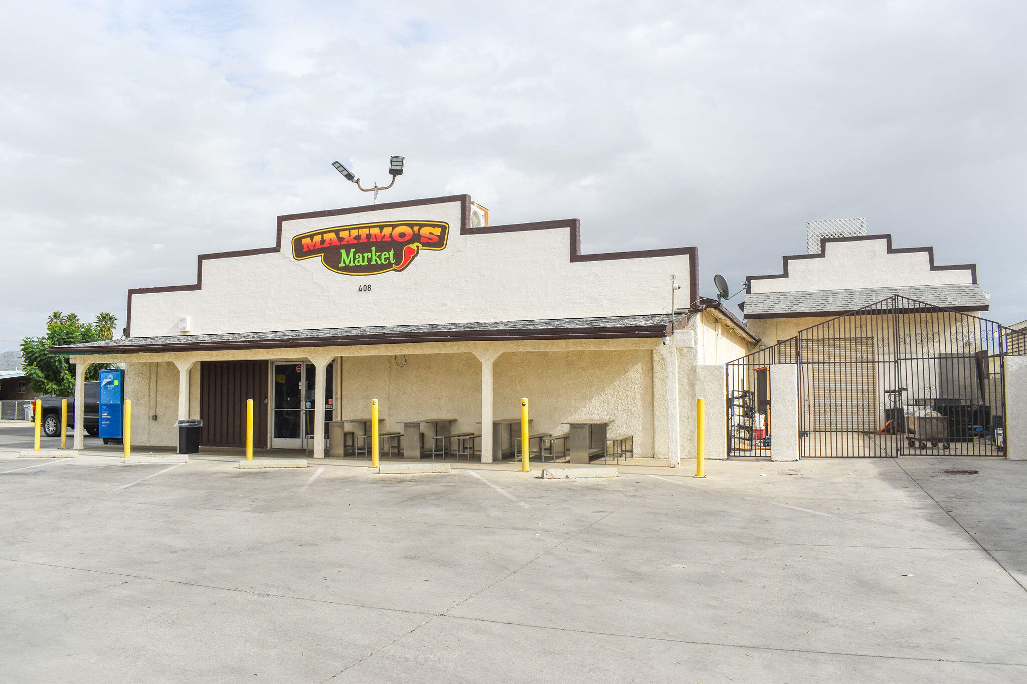 408 S Mirage Ave, Lindsay, CA 93247