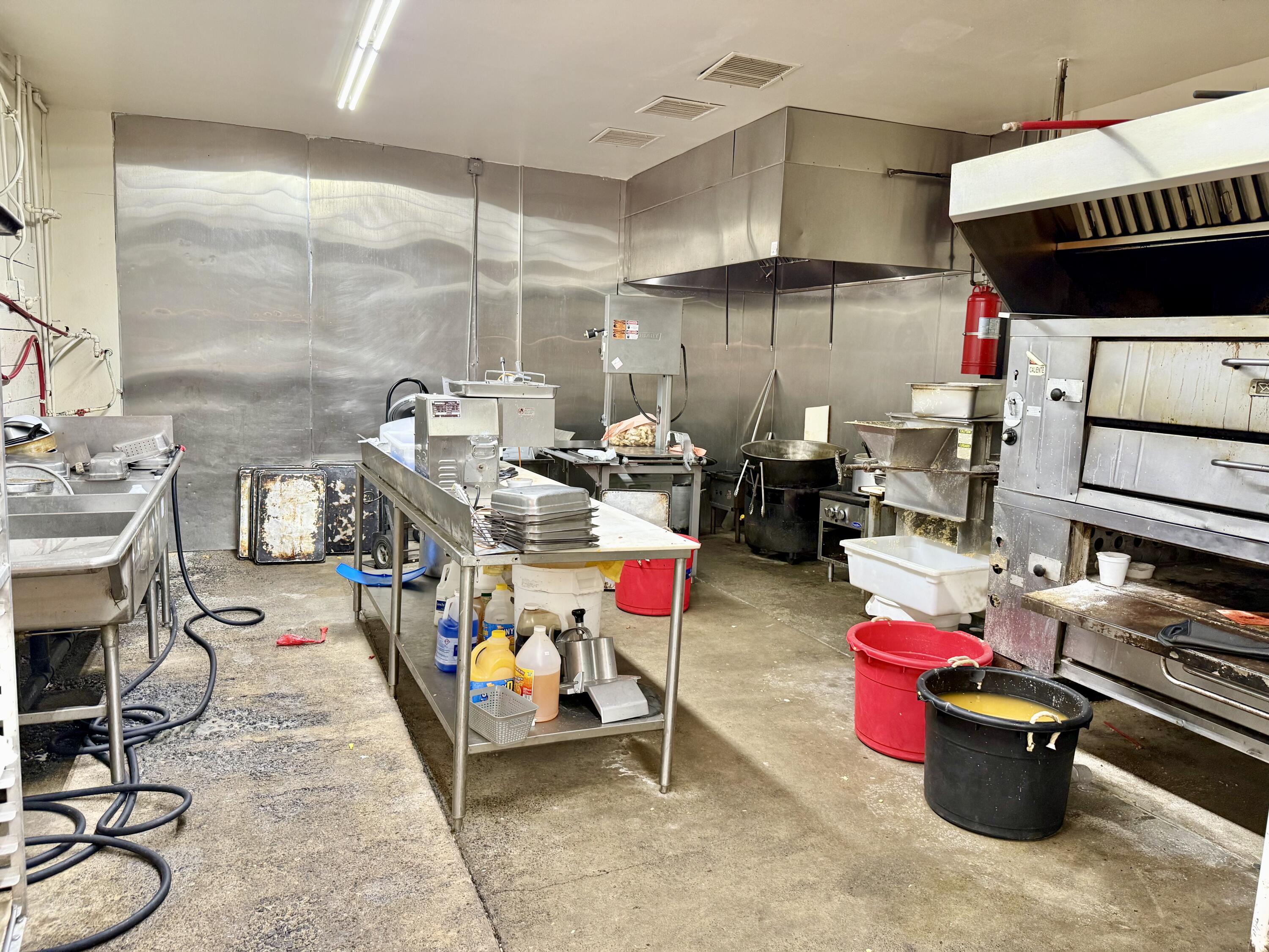 408 S Mirage Ave, Lindsay, CA 93247