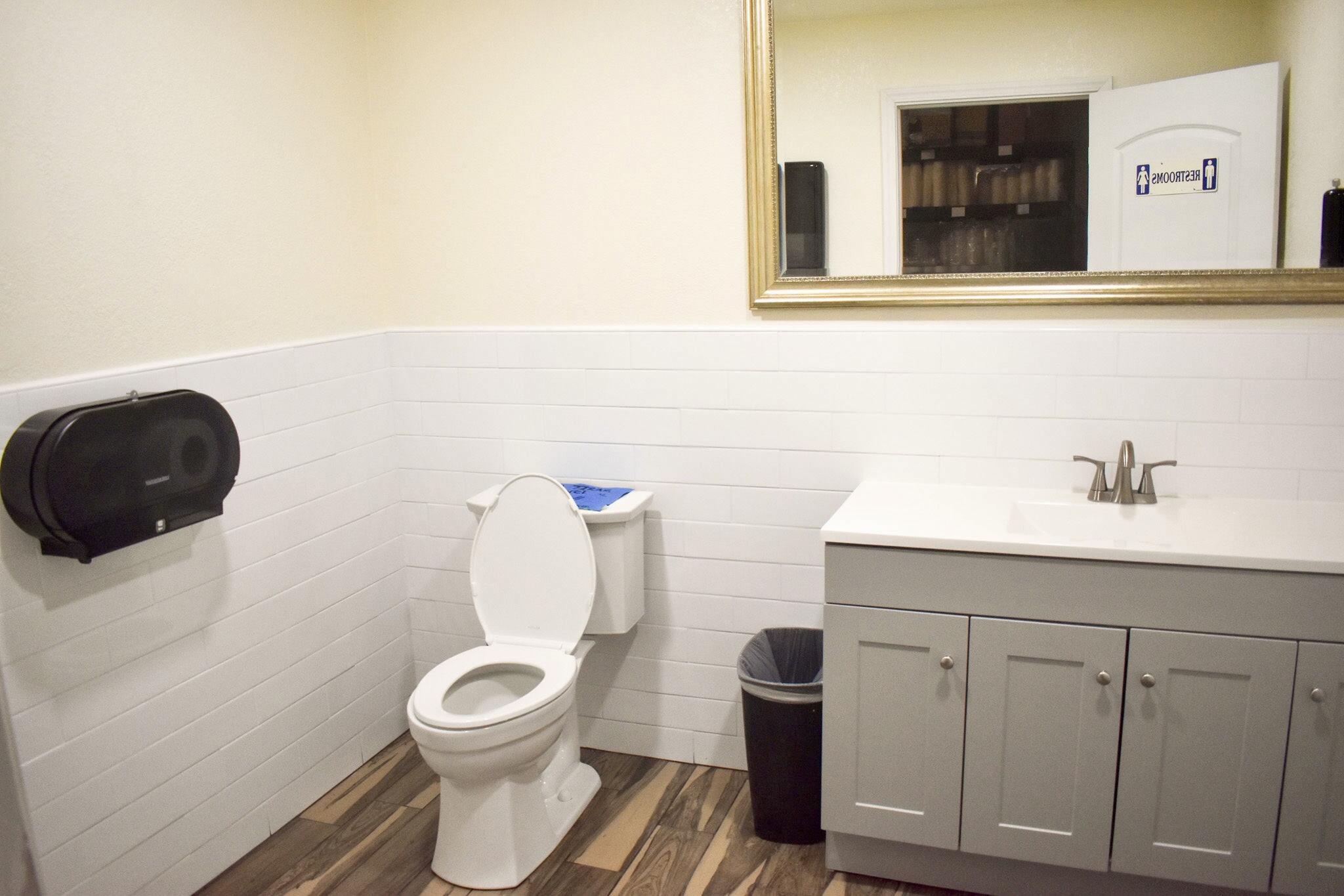 408 S Mirage Ave, Lindsay, CA 93247