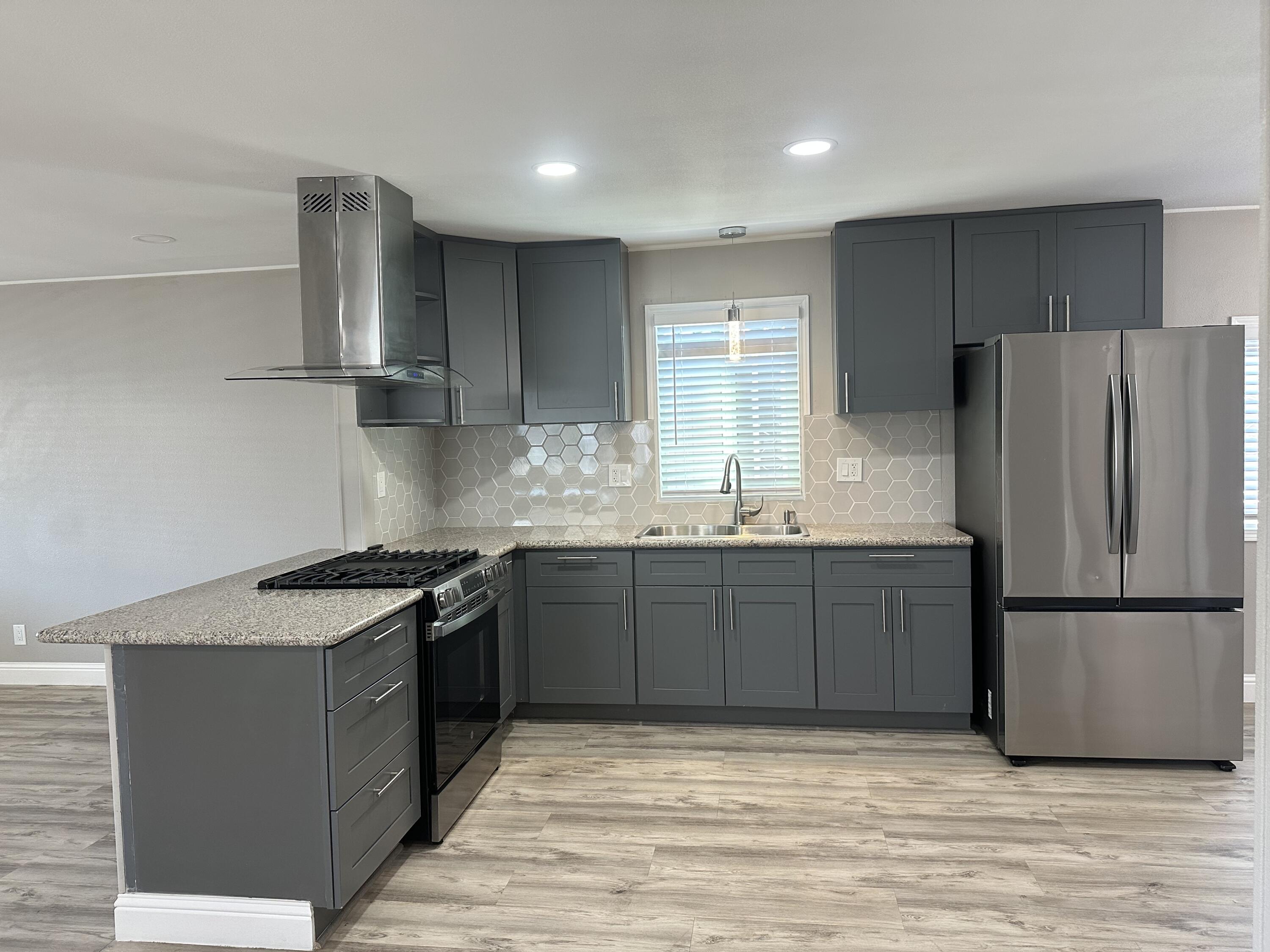 720 E Worth Space 76 Ave, Porterville, CA 93257