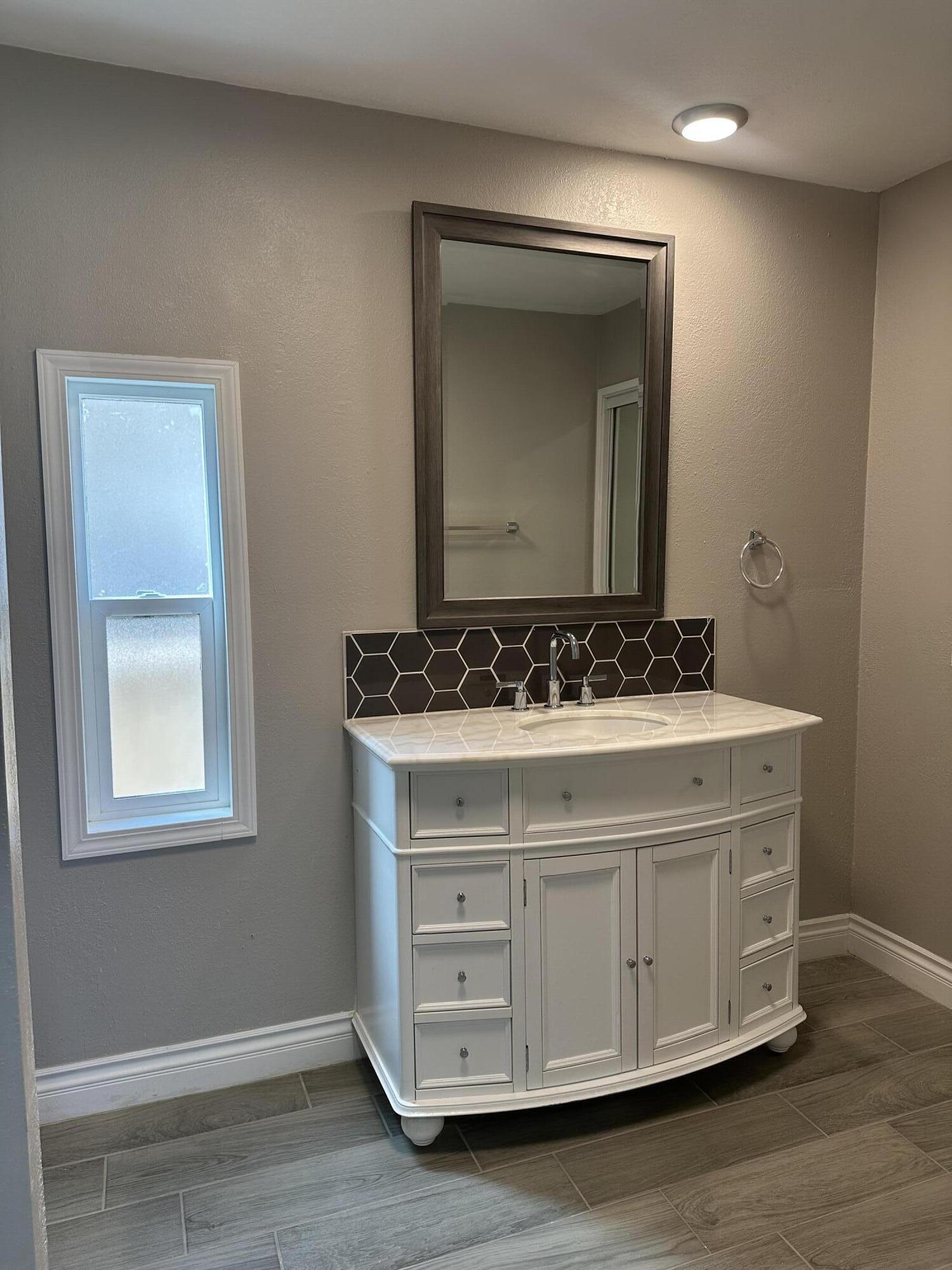 720 E Worth Space 76 Ave, Porterville, CA 93257