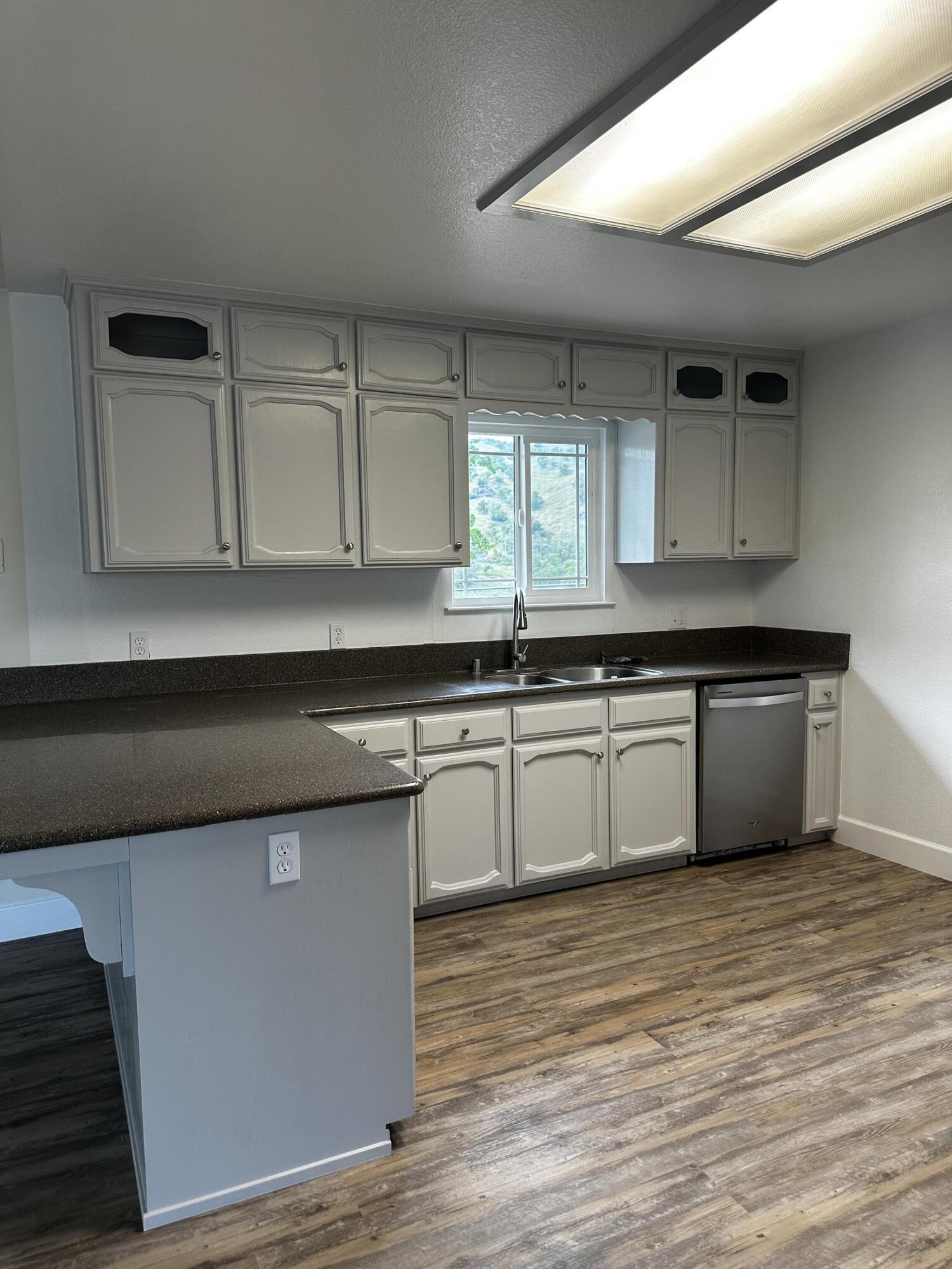 35312 George Smith Rd, Yokuts Valley, CA 93675