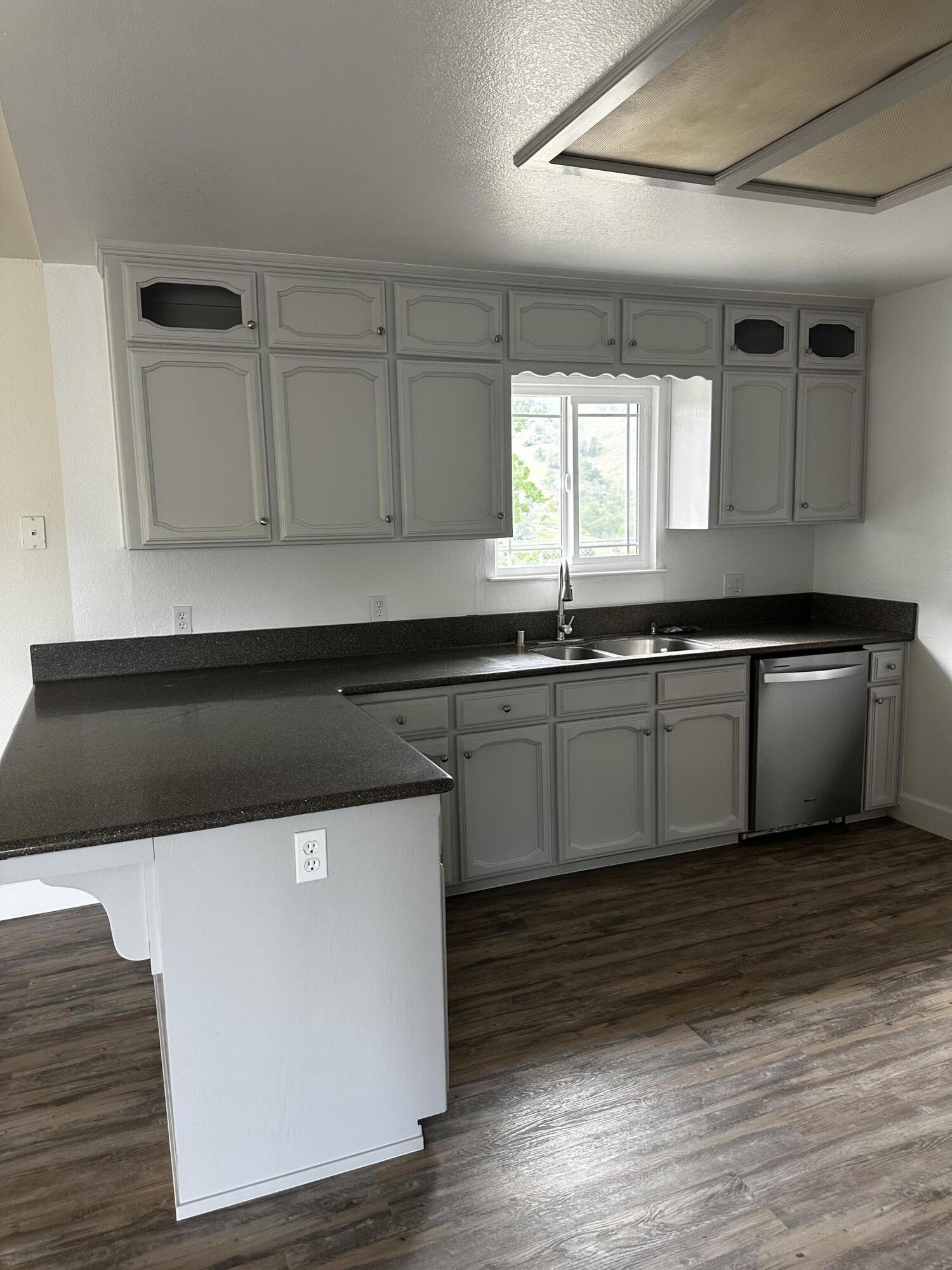 35312 George Smith Rd, Yokuts Valley, CA 93675