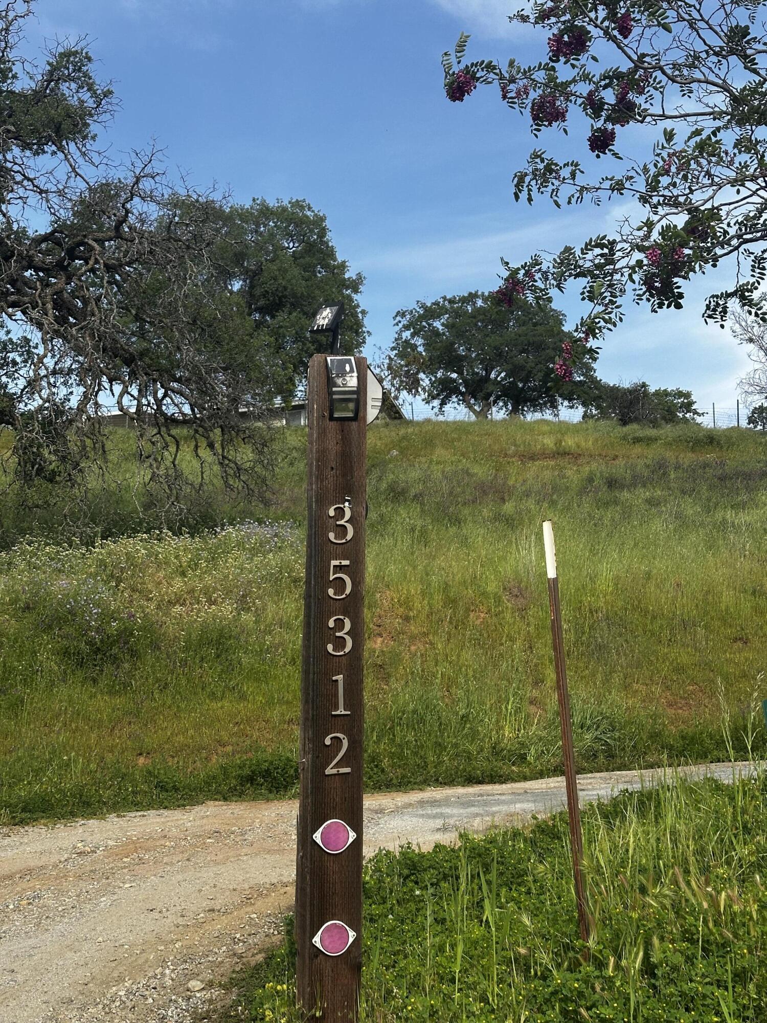 35312 George Smith Rd, Yokuts Valley, CA 93675