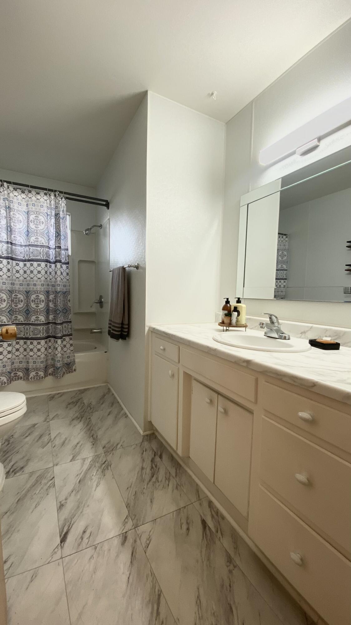 3005 S Verde Vista St, Visalia, CA 93277